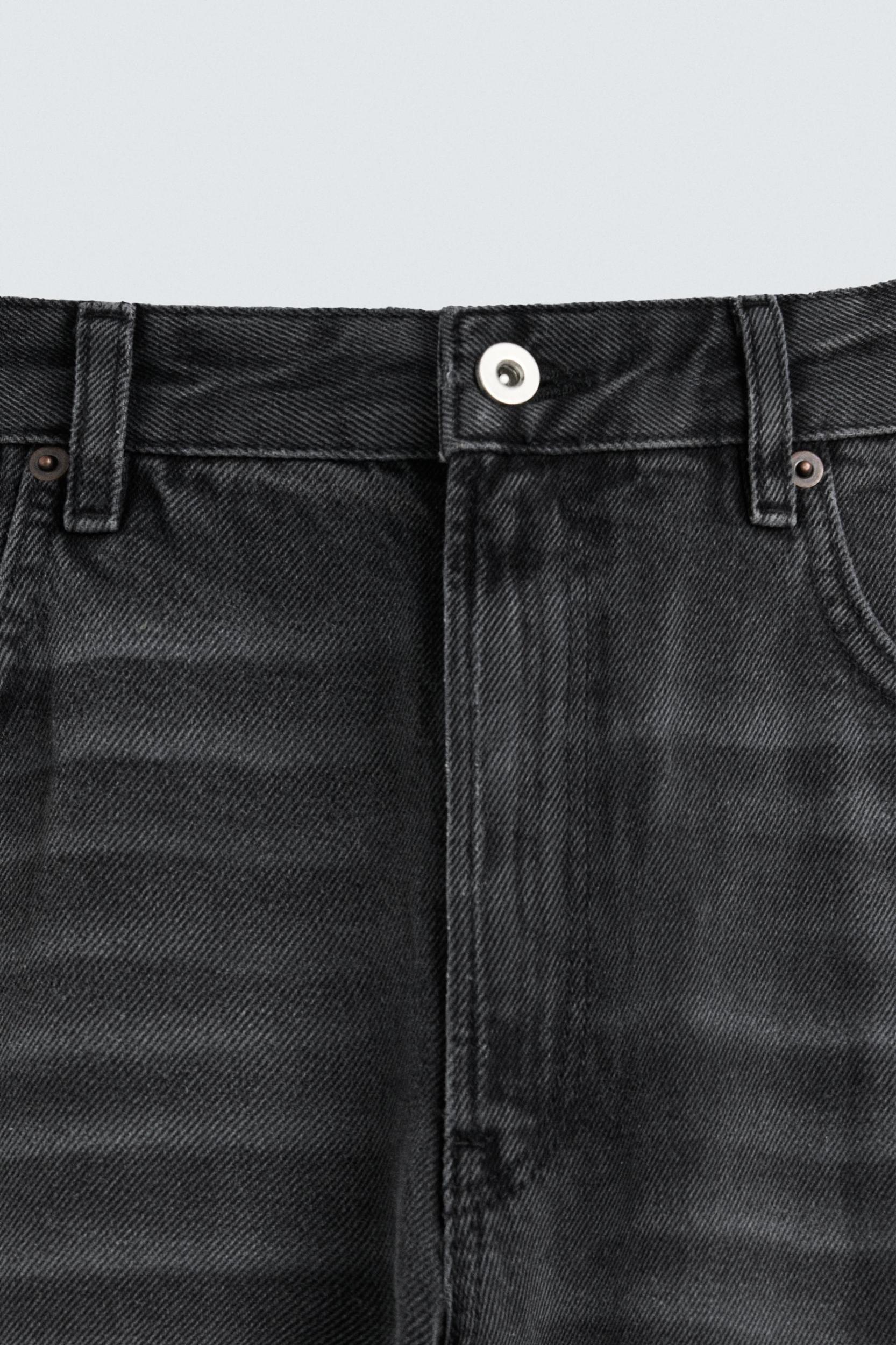 FLARE FIT JEANS Product Image