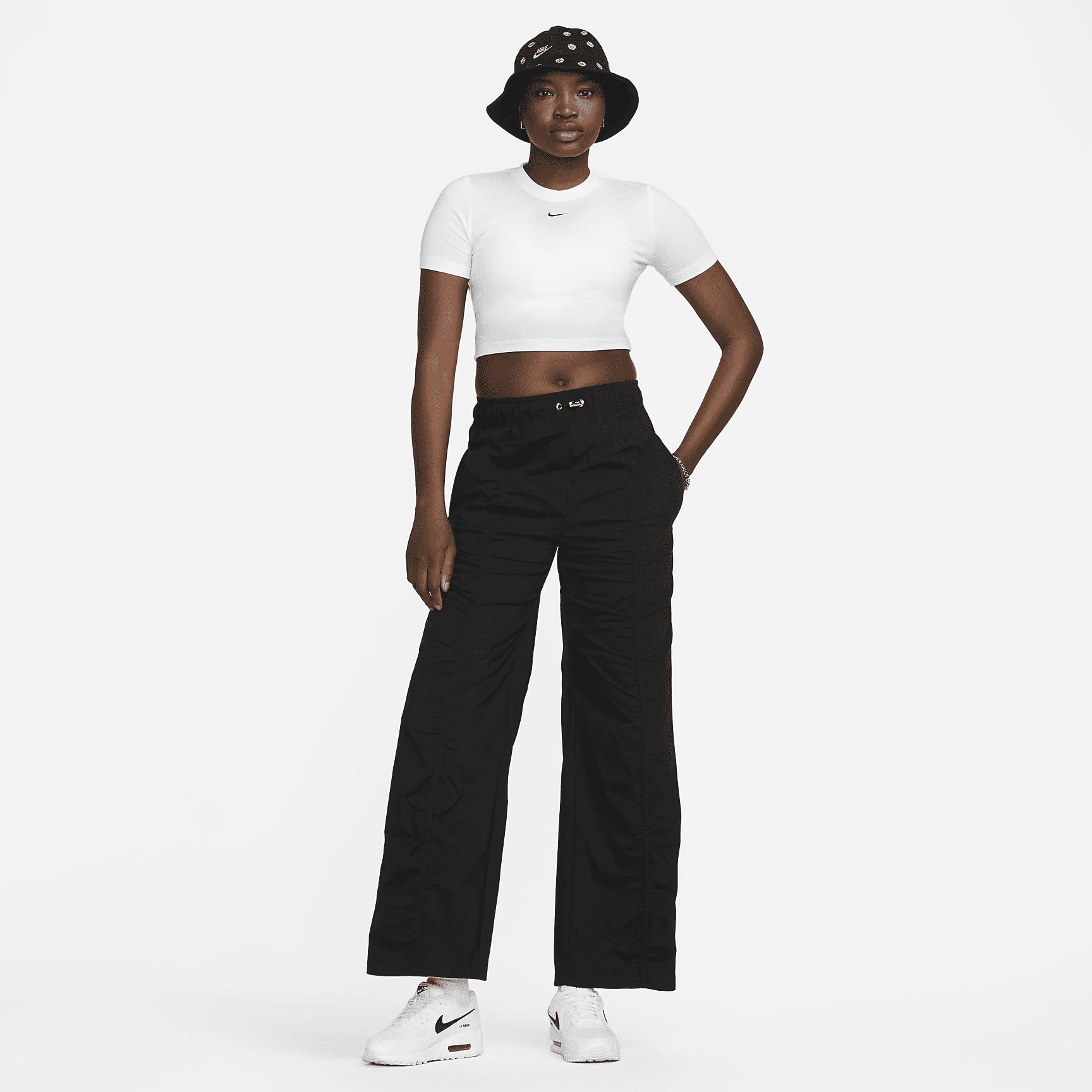 Nike Sportswear Essential Women's Slim Cropped T-Shirt Product Image