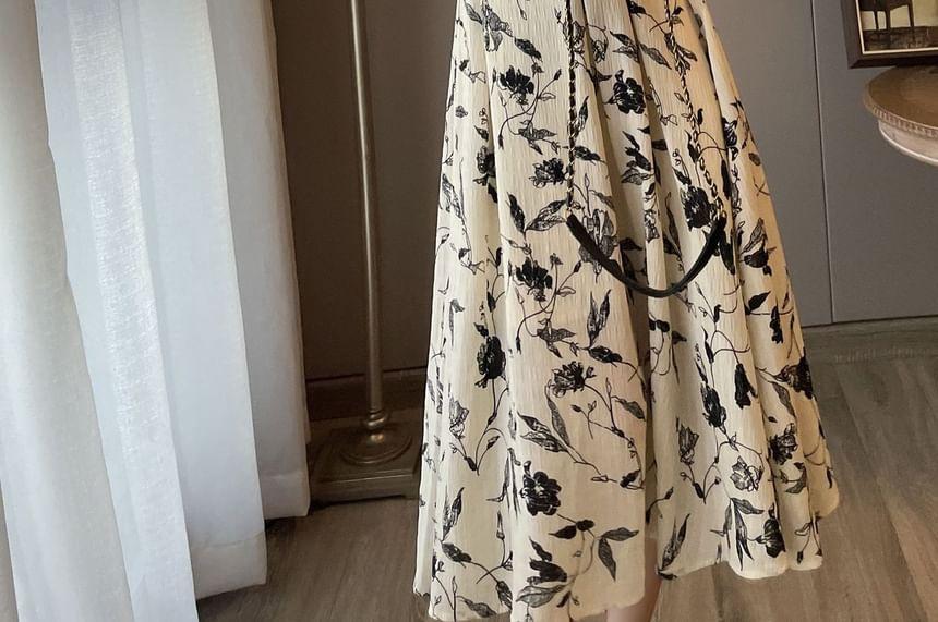 Short-Sleeve Square Neck Floral Midi A-Line Dress Product Image