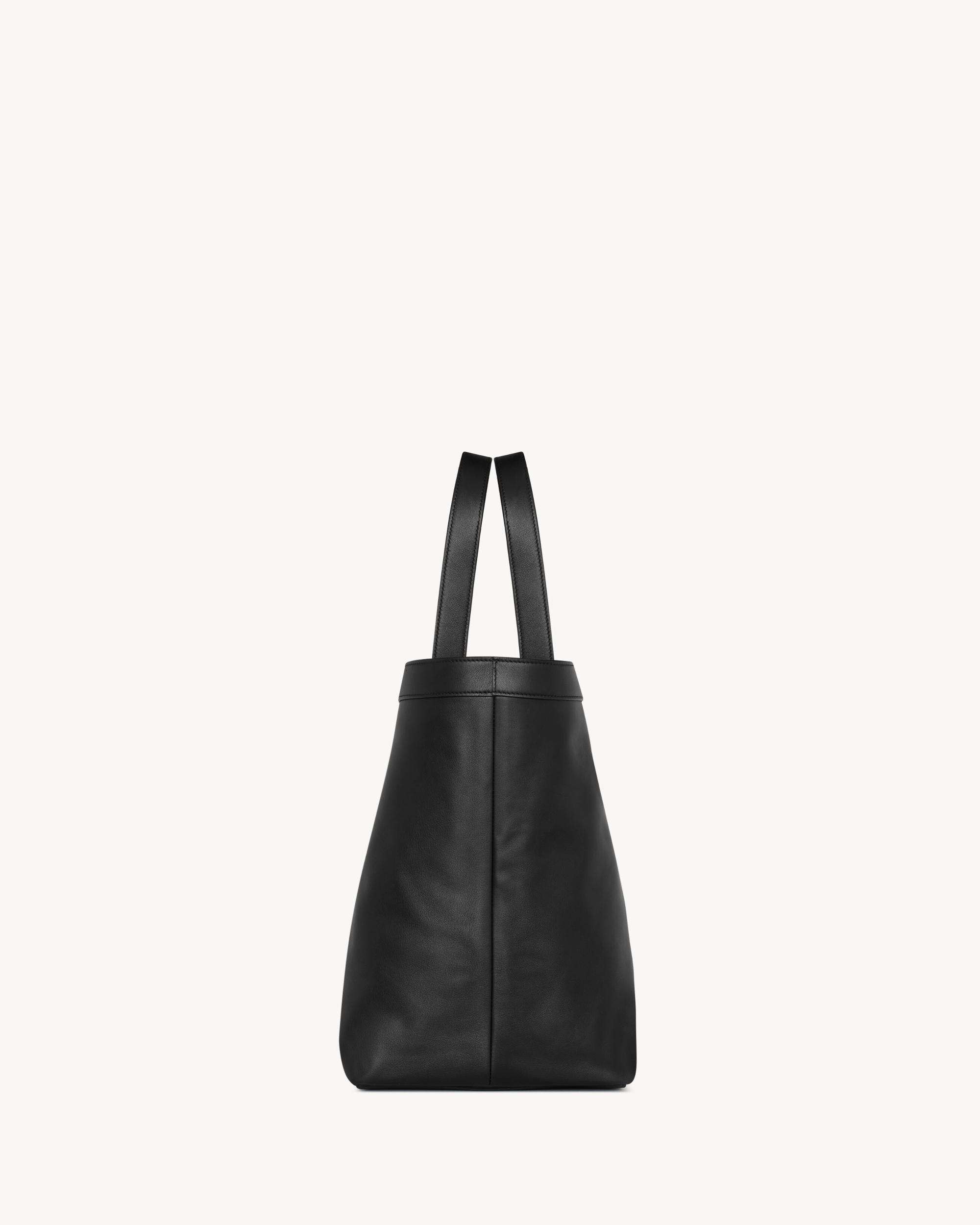 Y TOTE IN LEATHER Product Image