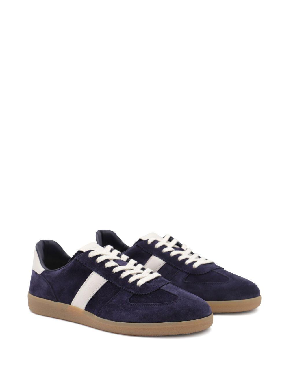 leather sneakers  Product Image