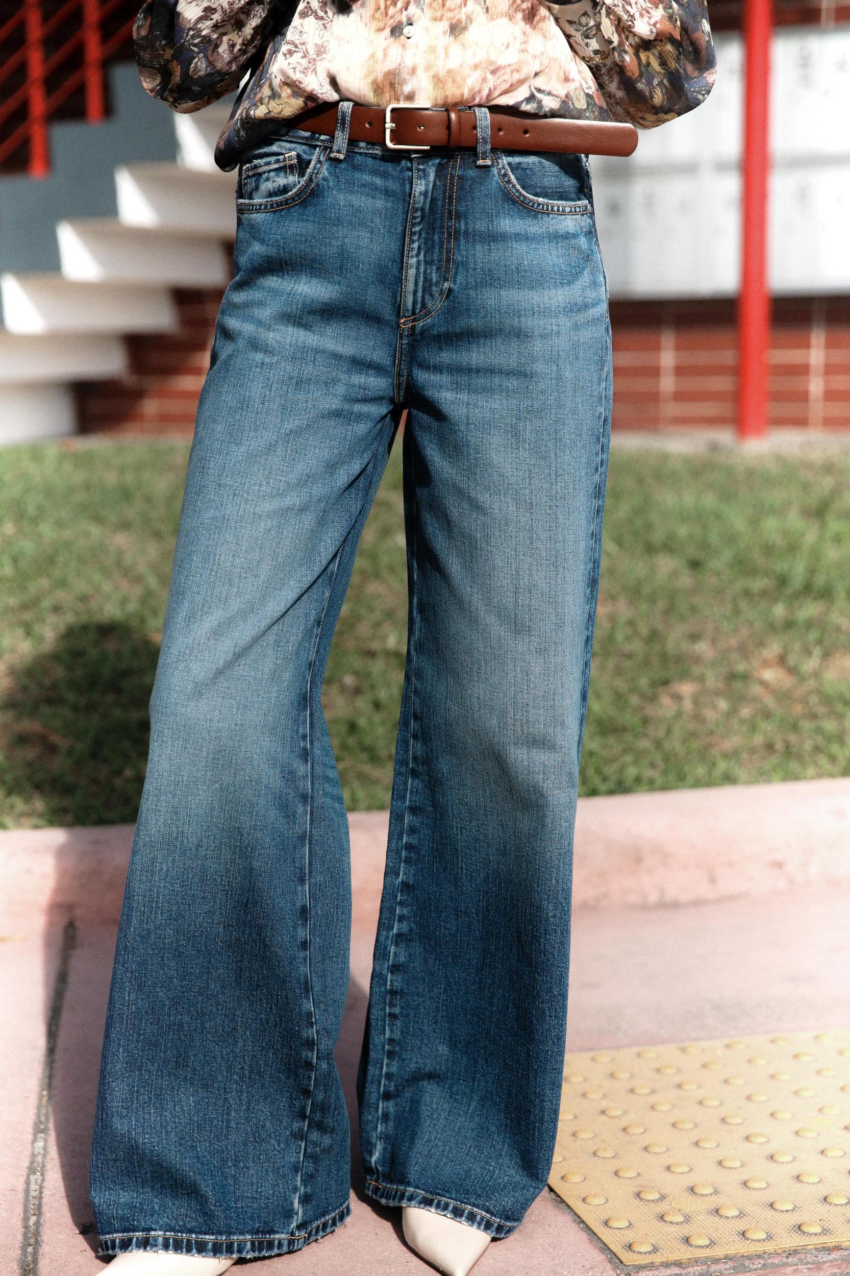 Z1975 HIGH RISE WIDE LEG JEANS Product Image