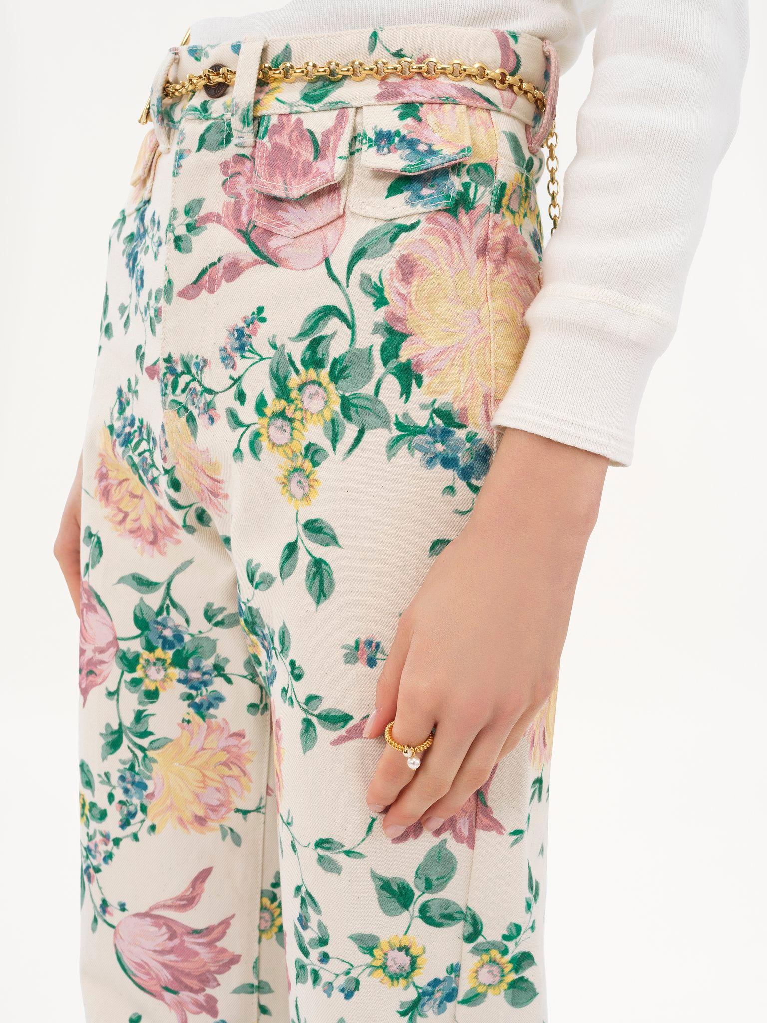 High-rise flare jeans in denim Product Image