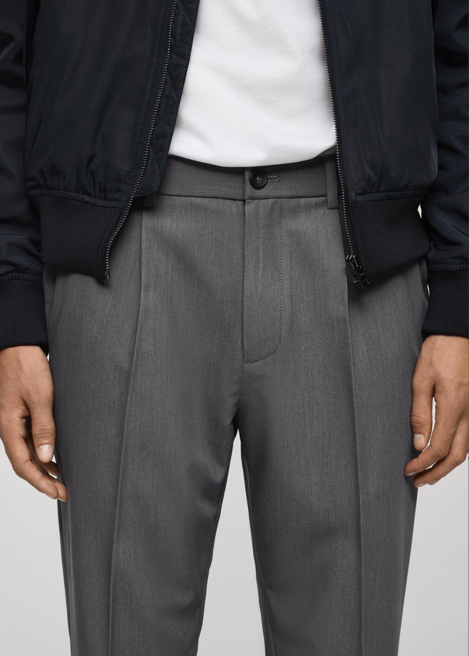 Regular-fit pleated flowy pants - Men | MANGO USA Product Image