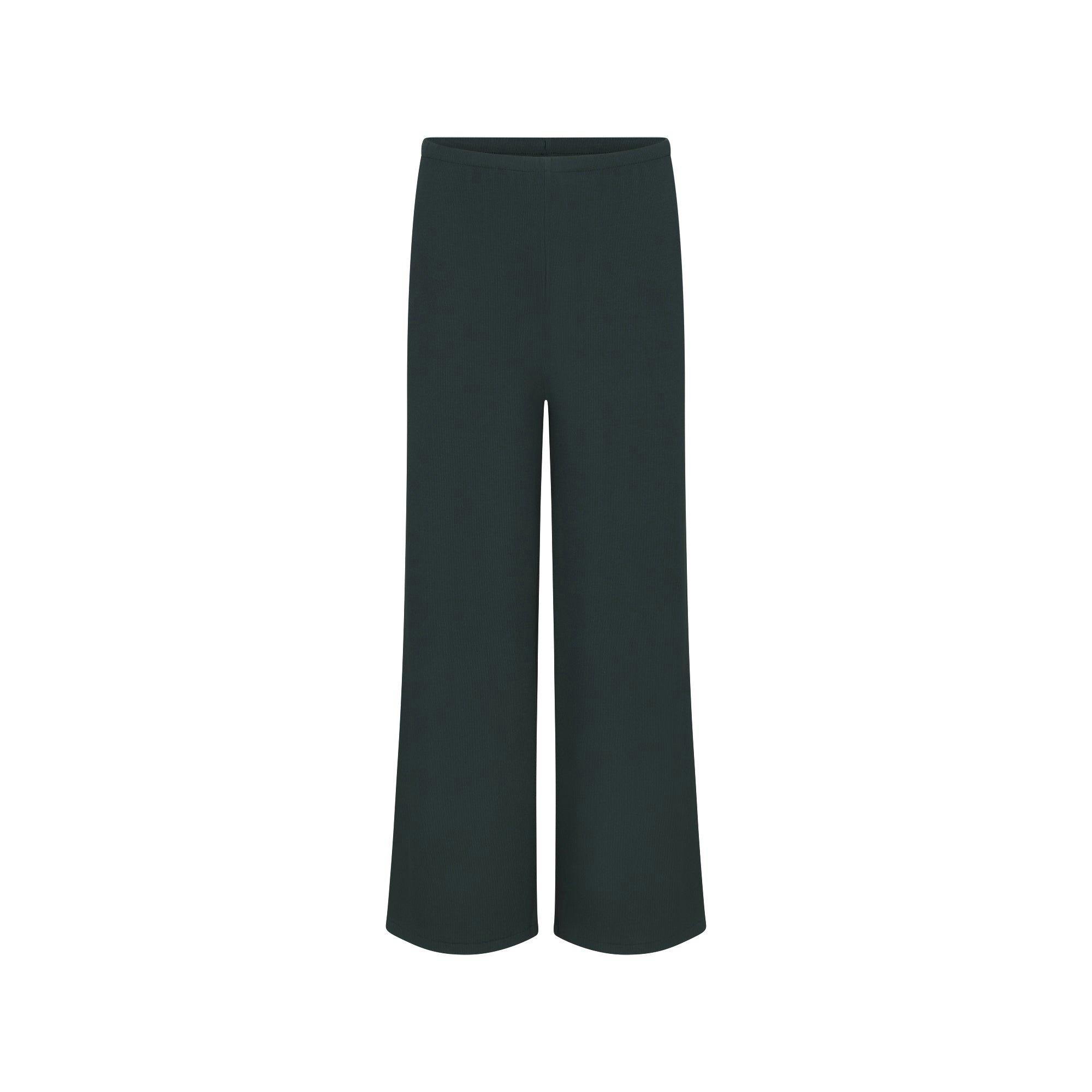 SOFT LOUNGE TANK SLEEP SET | ONYX Product Image