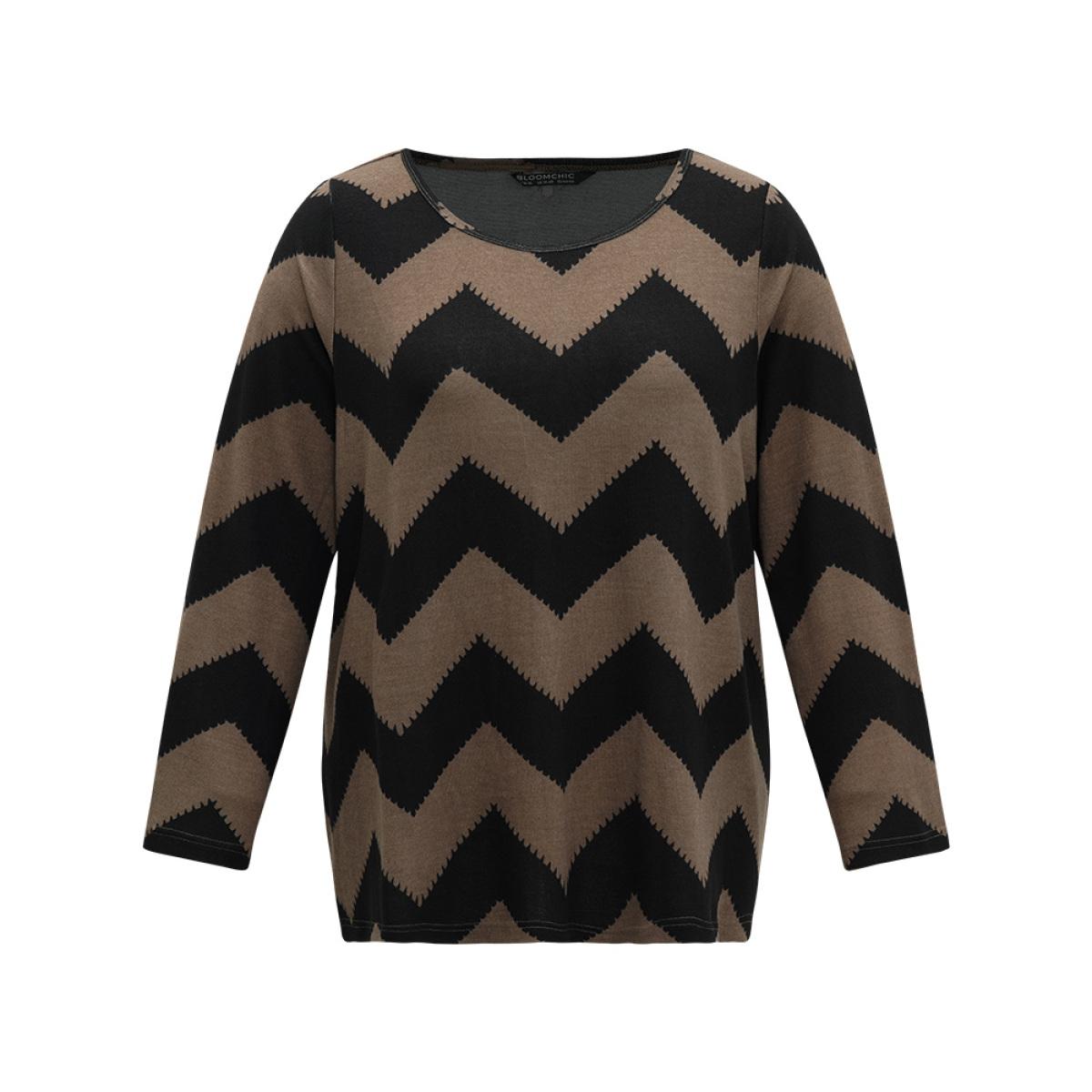 Plus Size Geo Graphic Two Tone T-shirt LightBrown Women Casual Printed Geometric Round Neck Dailywear T-shirts BloomChic 28/5X Product Image