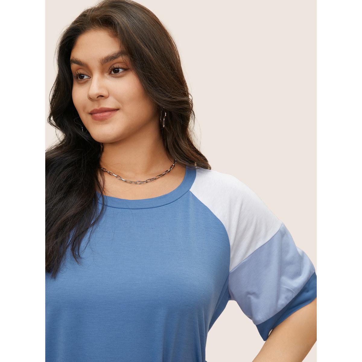 Plus Size Colorblock Contrast Crew Neck Raglan Sleeve T-shirt Cerulean Women Casual Contrast Colorblock Everyday T-shirts BloomChic 26/4X Product Image