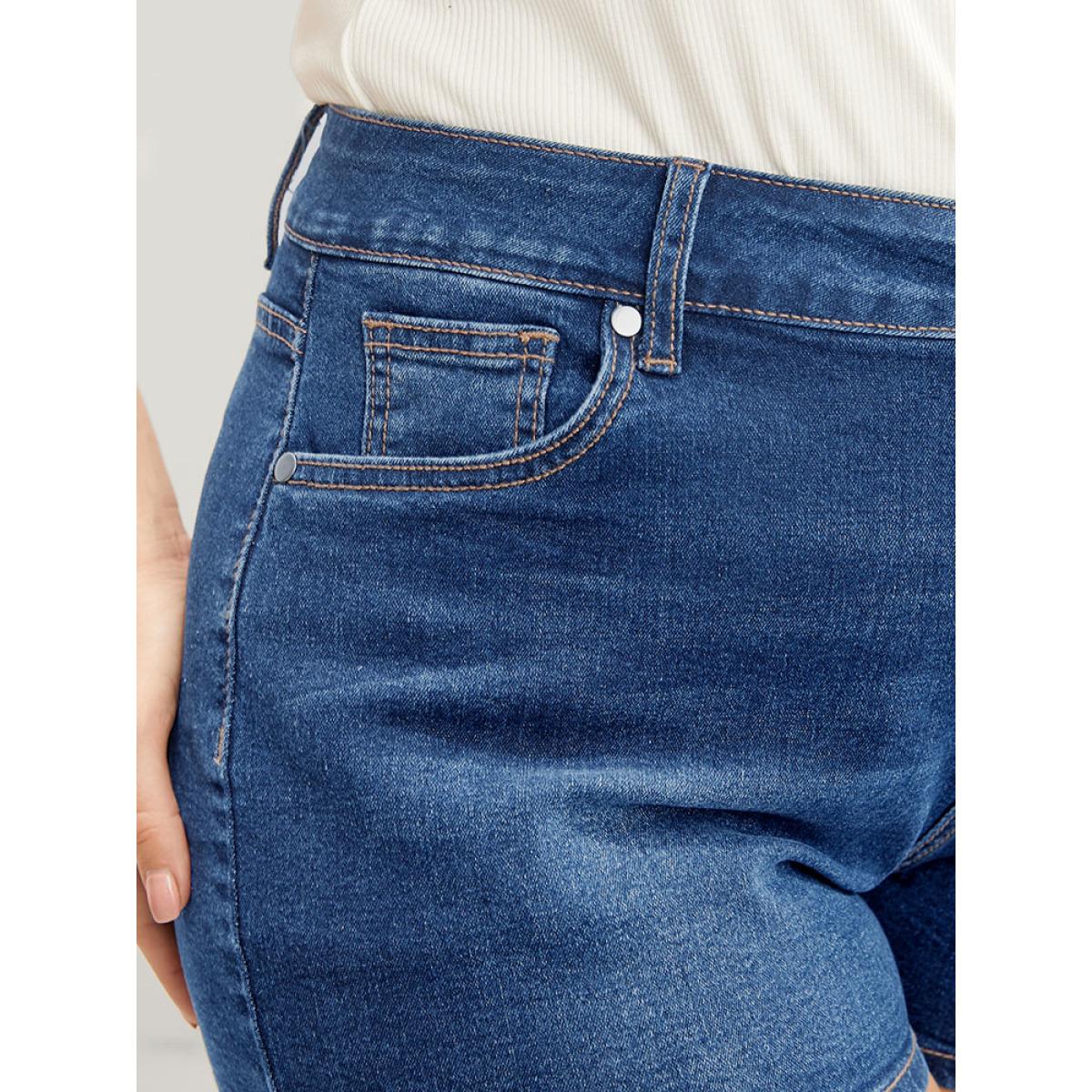 Plus Size Skinny Very Stretchy High Rise Dark Wash Contrast Denim Shorts Women Blue Casual Plain High stretch Pocket Jeans BloomChic 28/5X Product Image