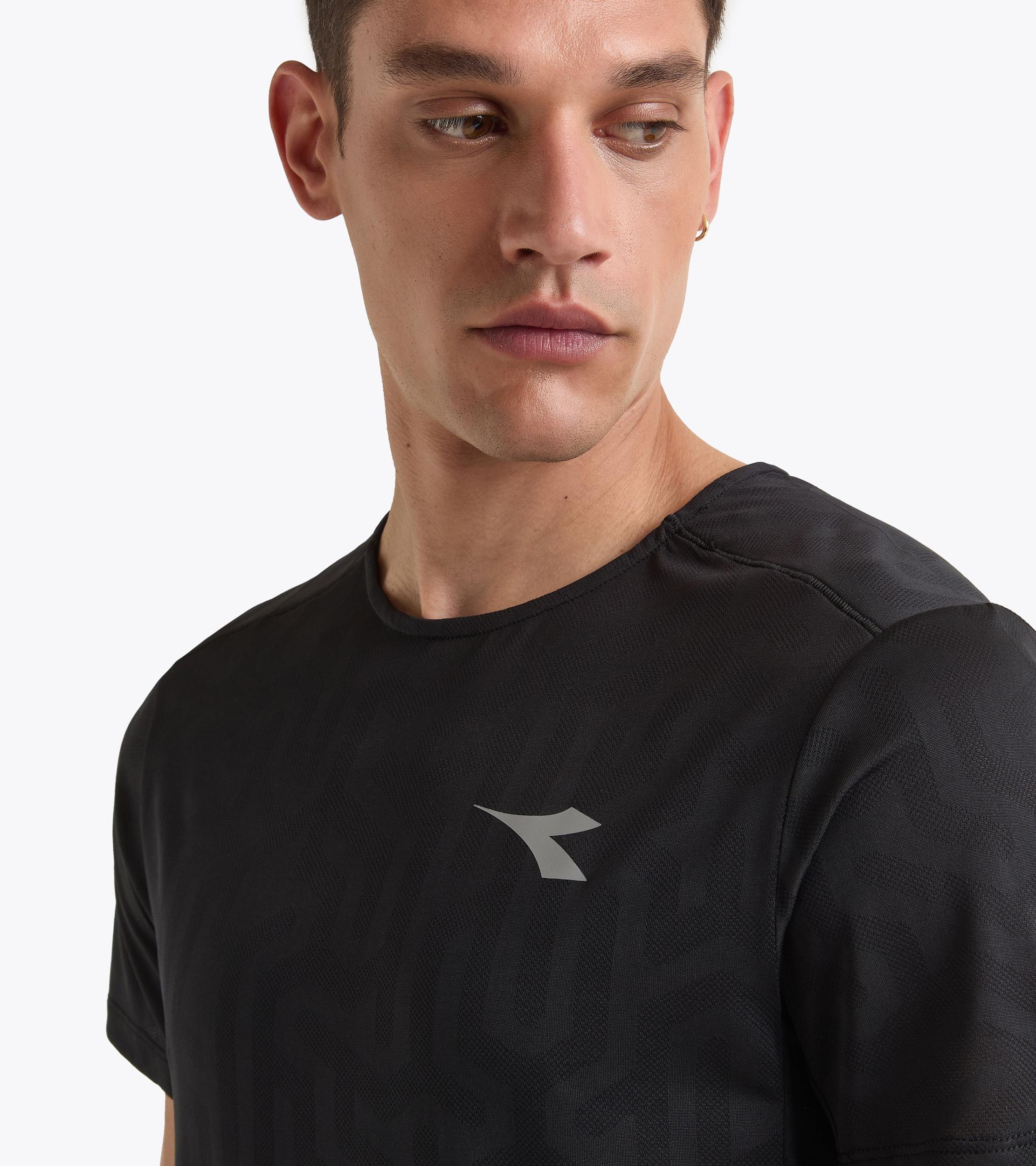 SUPER LIGHT SS T-SHIRT Product Image