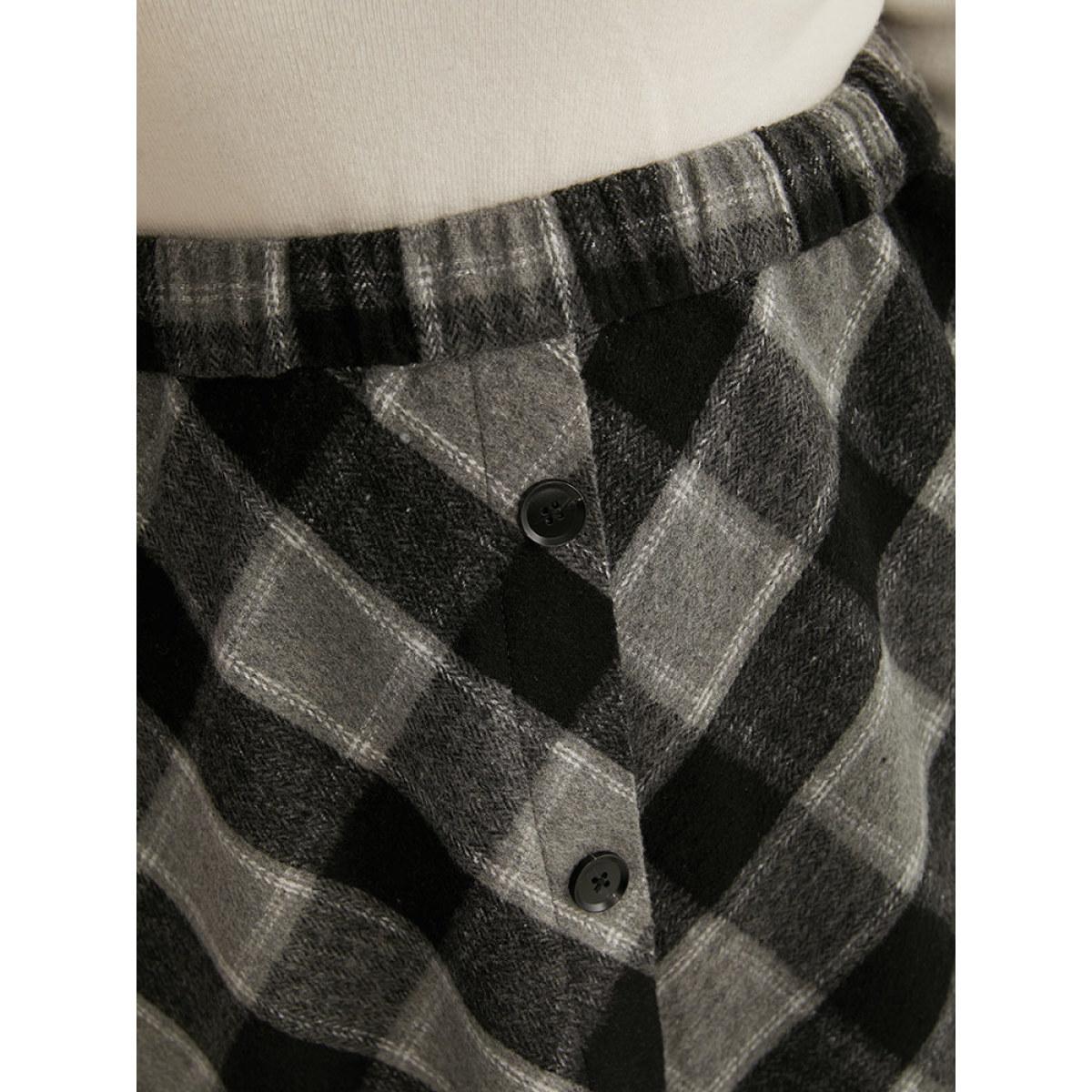 Plus Size Plaid Button Detail Pocket Skirt Women Black Office Elastic Waist No stretch Pocket Office Skirts BloomChic 30/6X Product Image