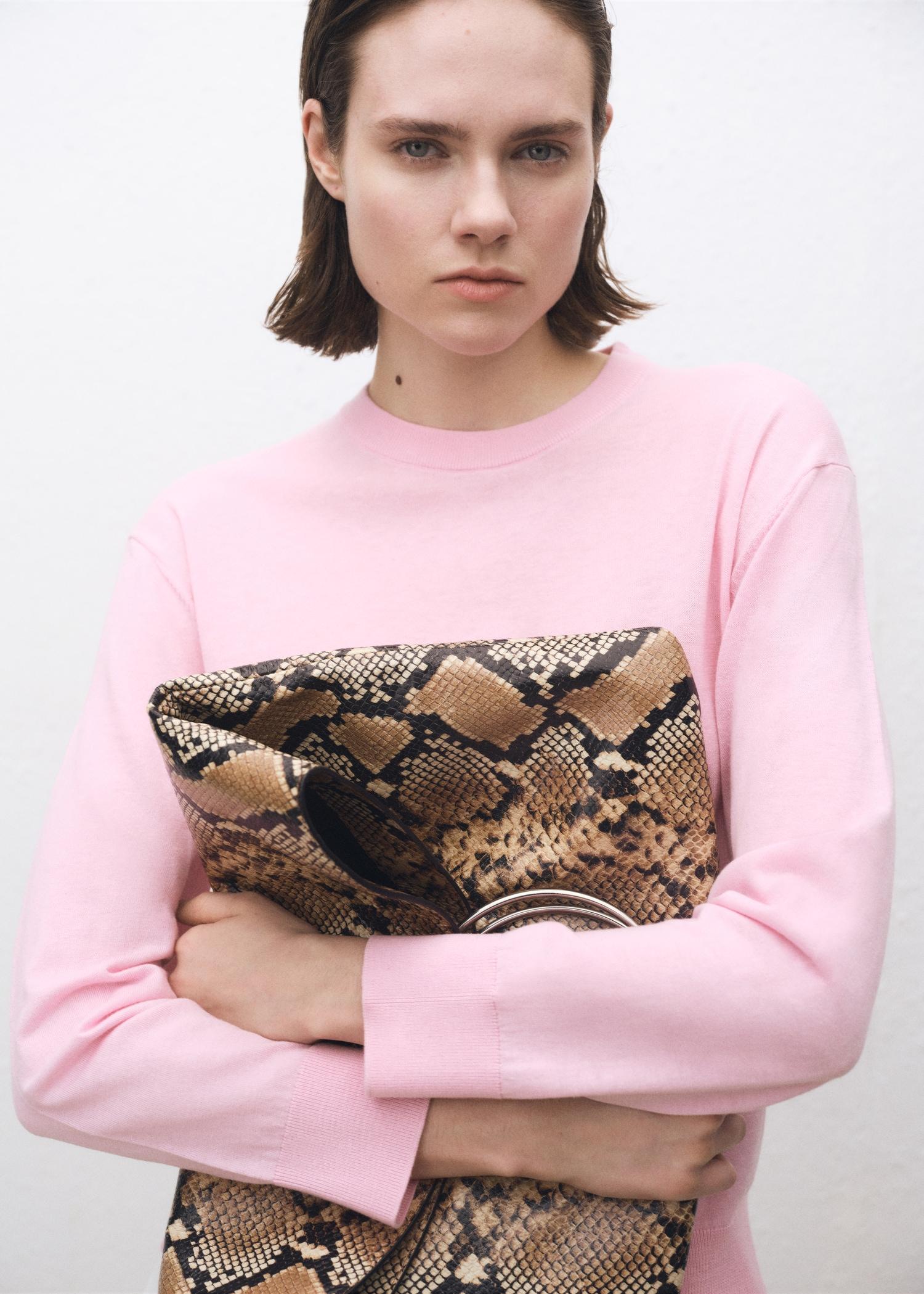 Wool-blend round-neck sweater - Women | MANGO USA Product Image