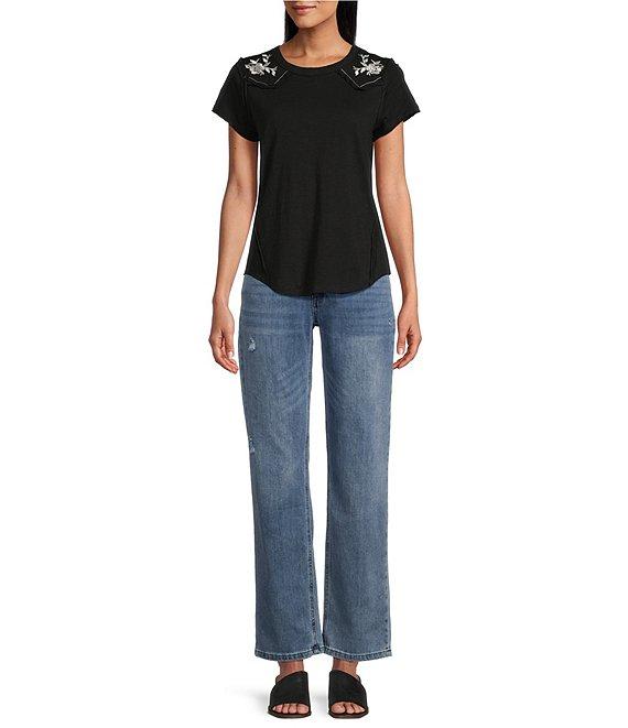 Reba Knit Jersey Embroidered Crew Neck Short Sleeve Shirttail Hem T-Shirt Product Image