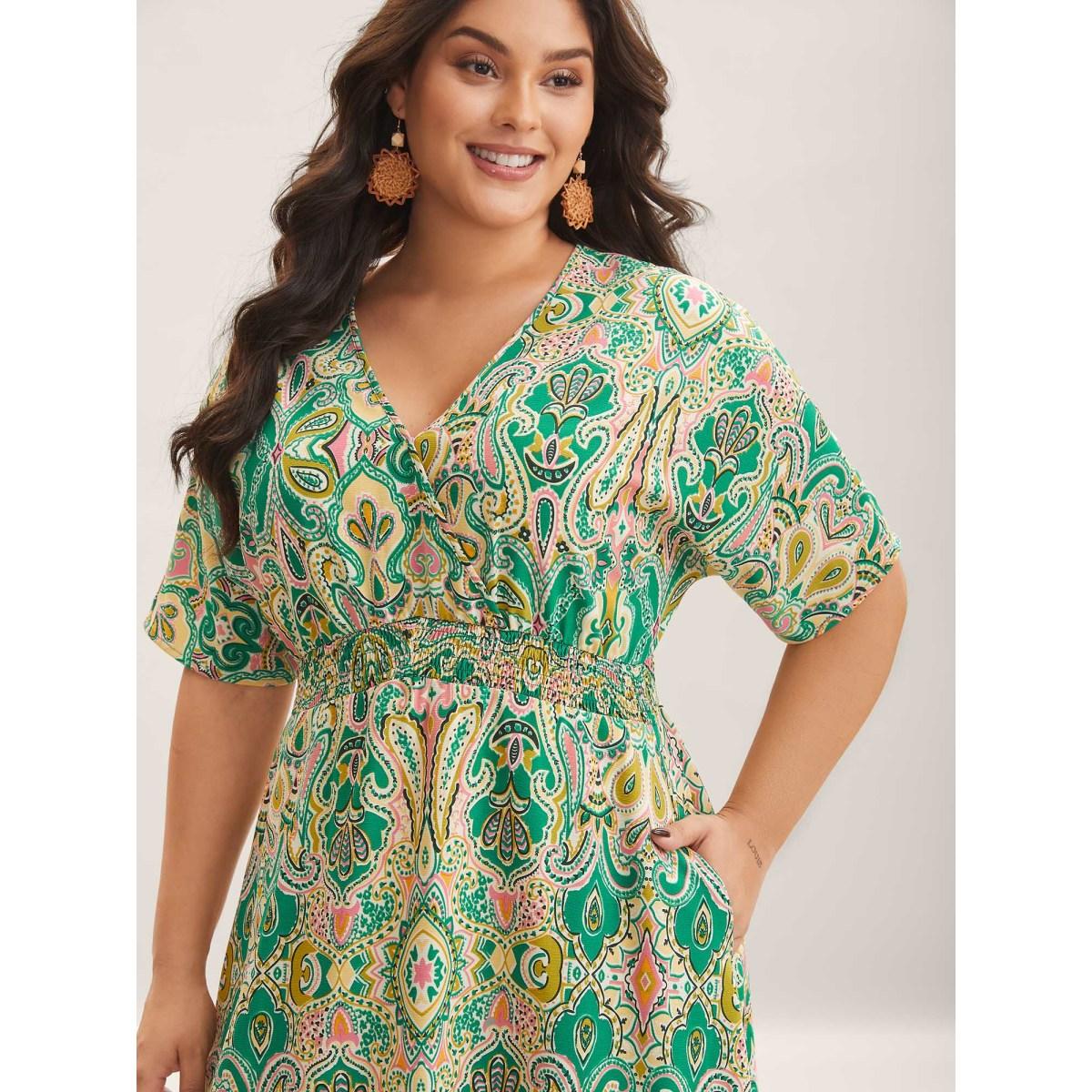 Plus Size Paisley Print Shirred Pockets Midi Dress Truegreen Women Overlap Collar Short sleeve Curvy BloomChic 10/M Product Image