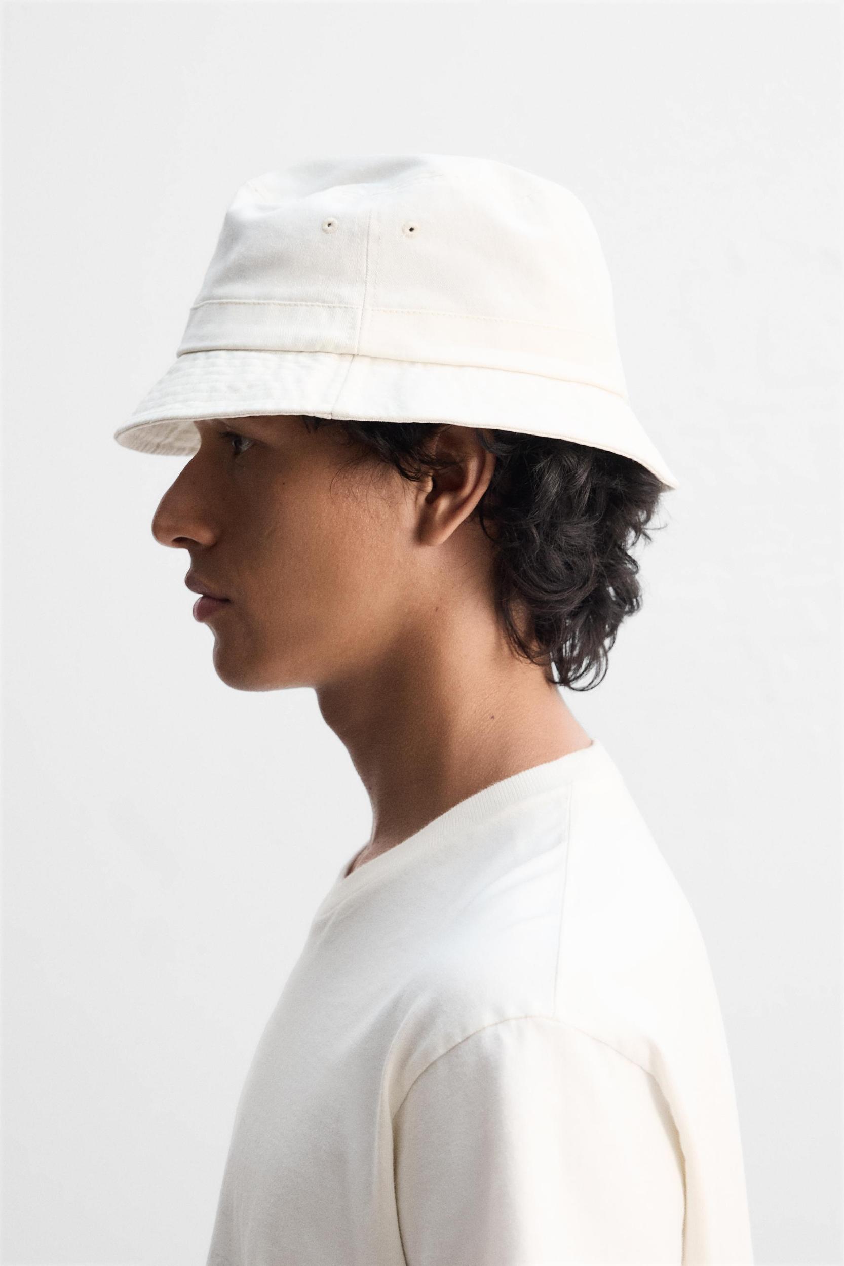 COTTON BUCKET HAT Product Image