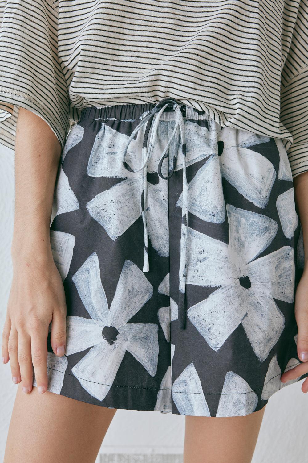 Annika Shorts Fiore Product Image