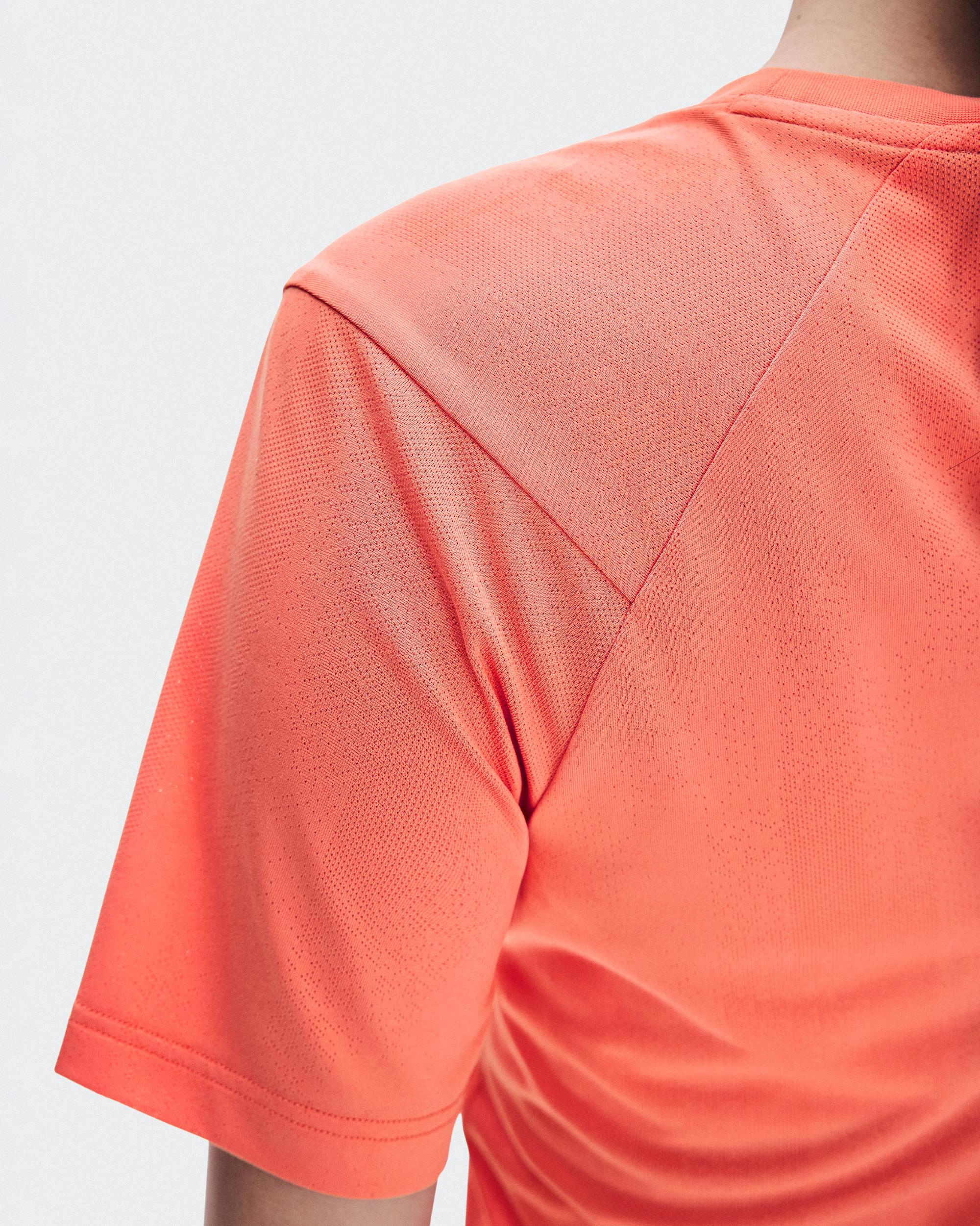 Trail-T: Lightweight Women’s Tee For Trail Running | On Product Image
