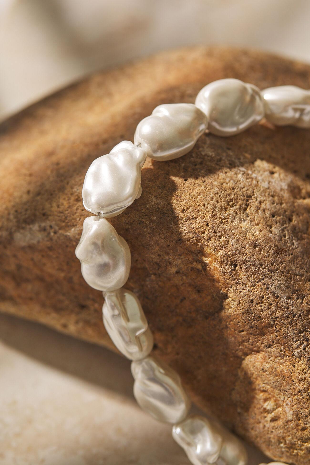 Baroque Pearl Choker Product Image