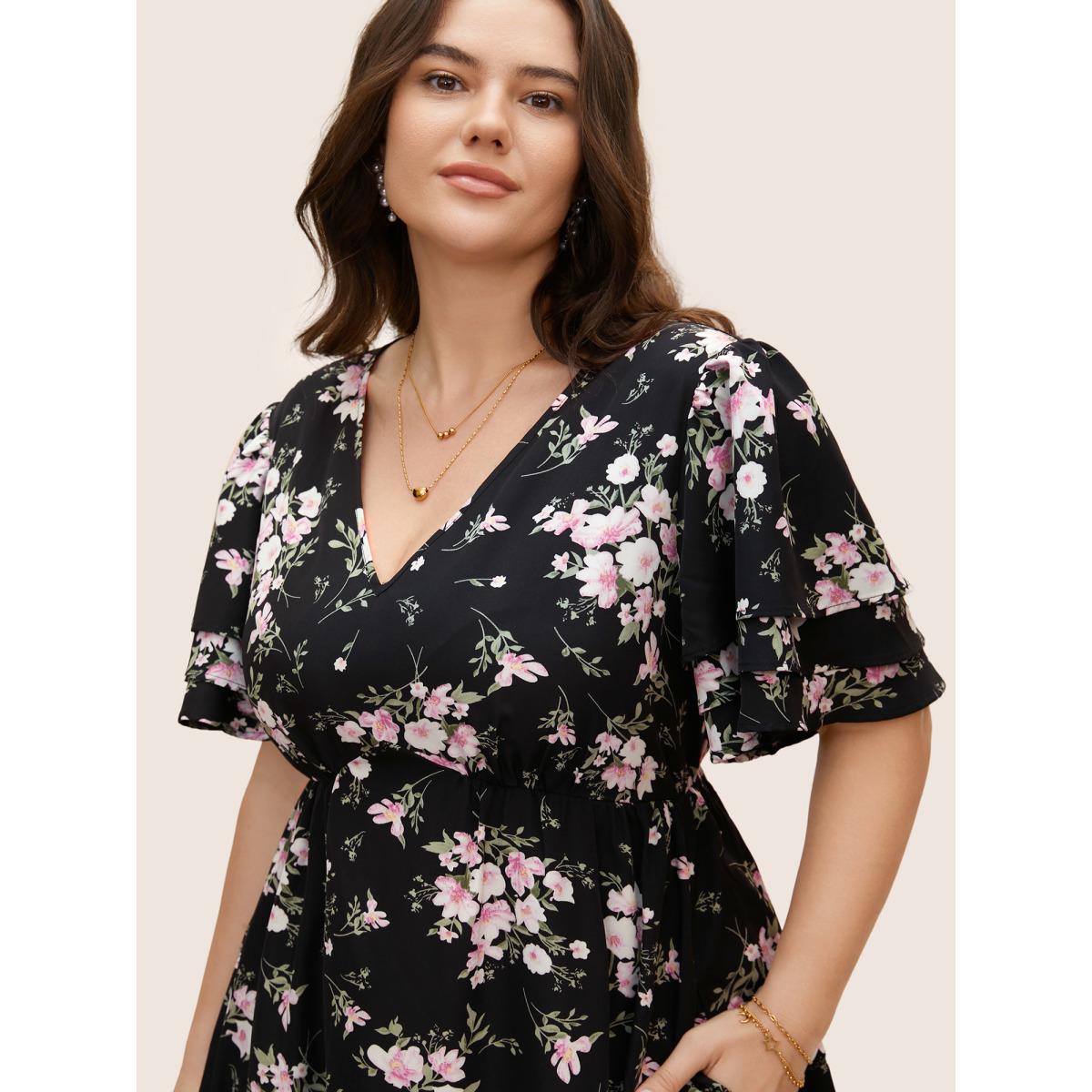 Plus Size Floral Elastic Waist Tiered Ruffle Sleeve Dress Black Women Romantic Tiered V-neck Short sleeve Curvy BloomChic 10/M Product Image