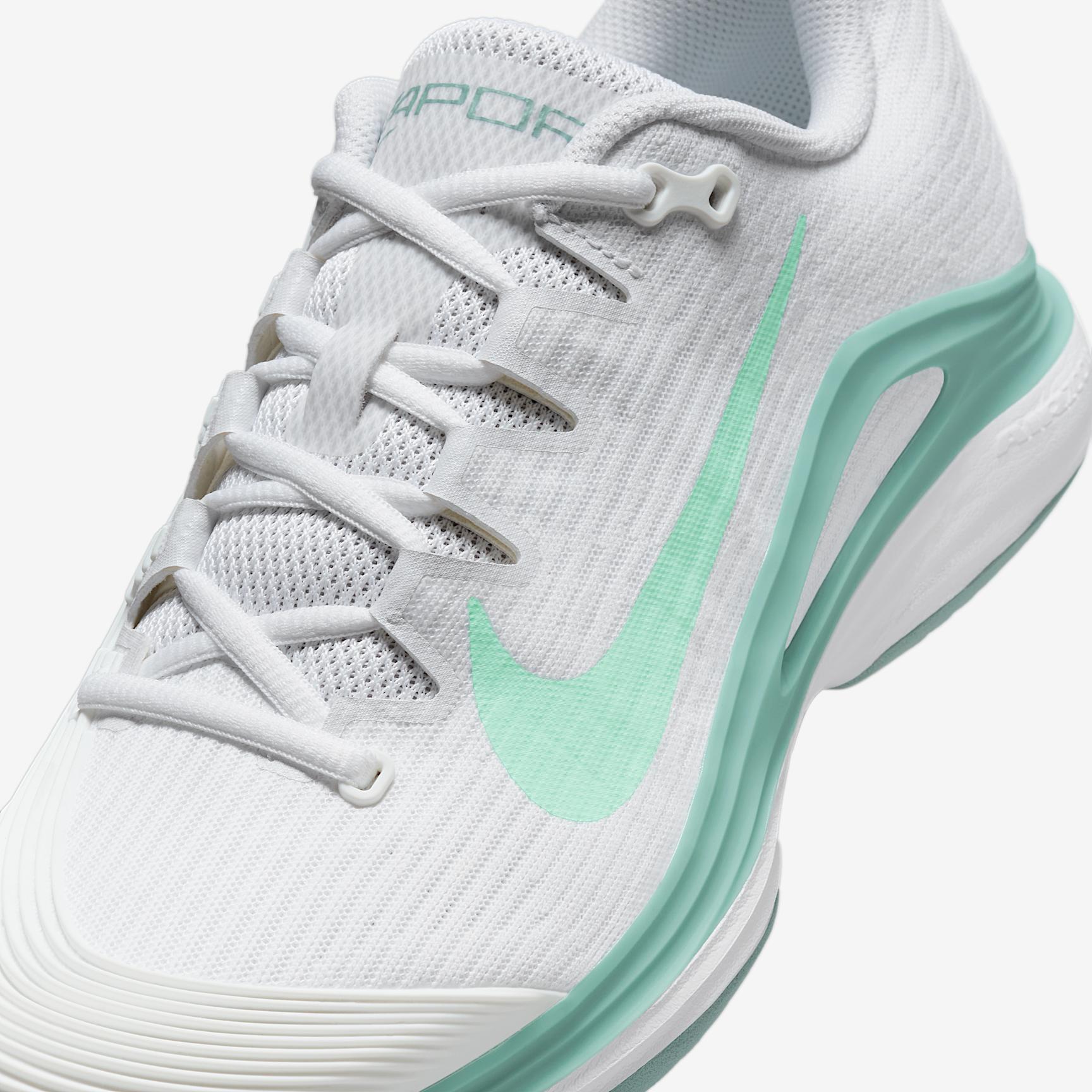 Nike Womens Vapor Hard Court Tennis Shoes | FV5554-104 Product Image