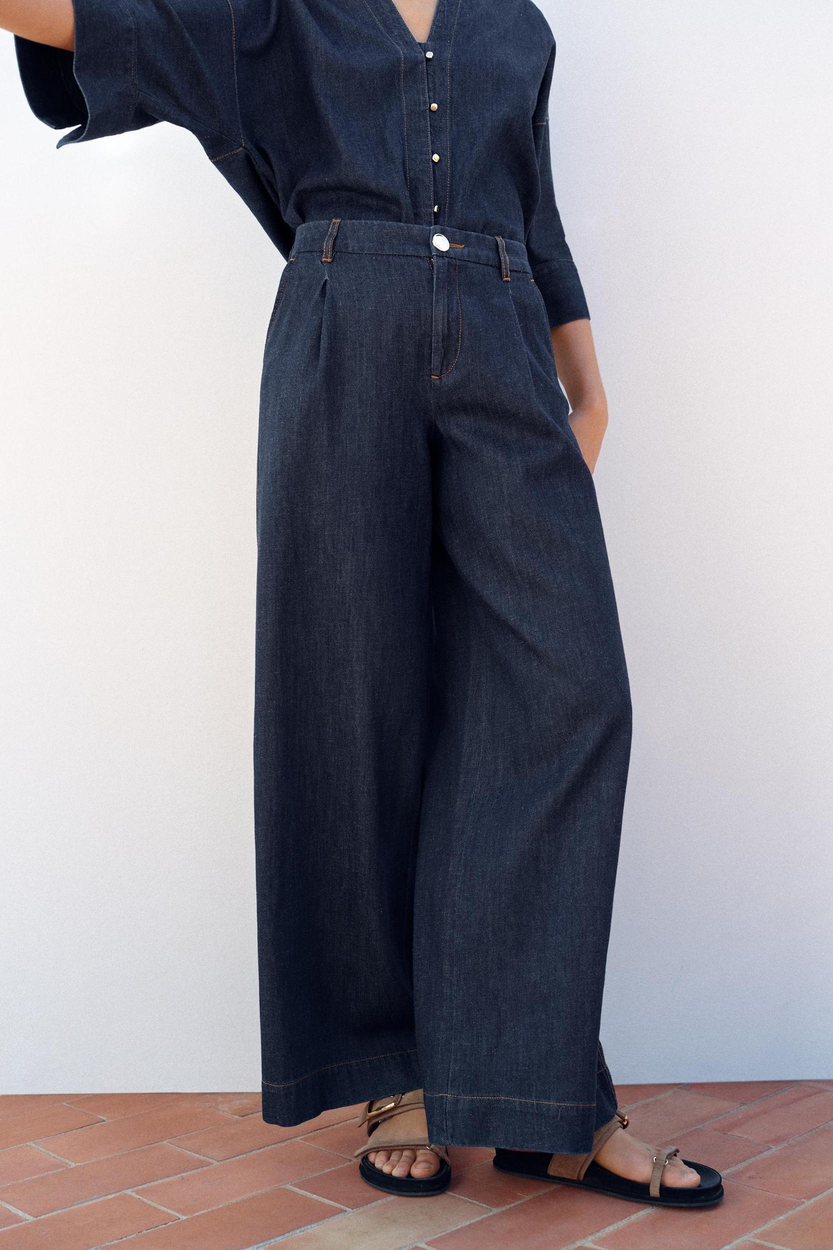 PLEATED HIGH-WAISTED WIDE LEG PANTS Product Image