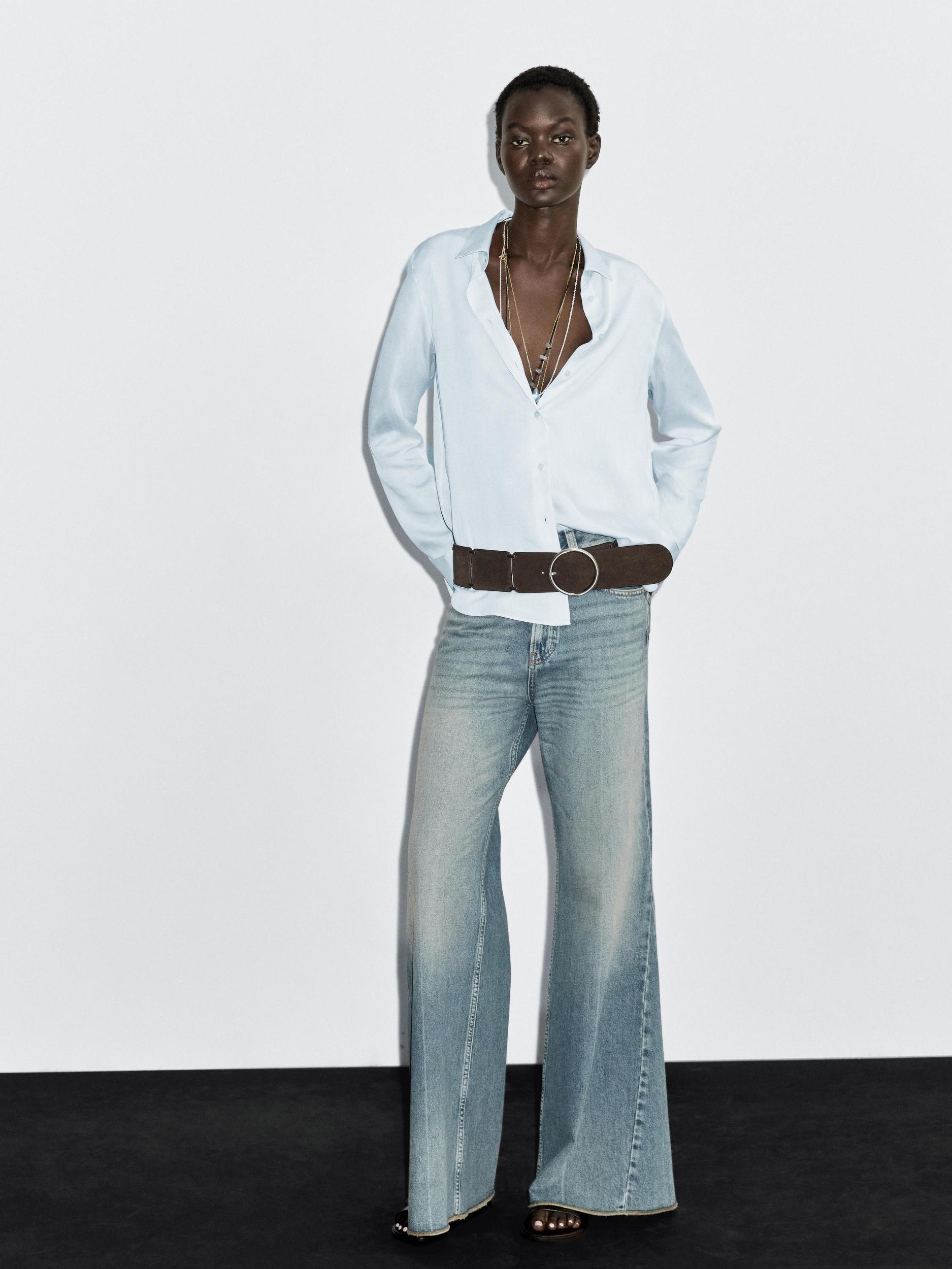 Flowing shirt with shirt collar Product Image