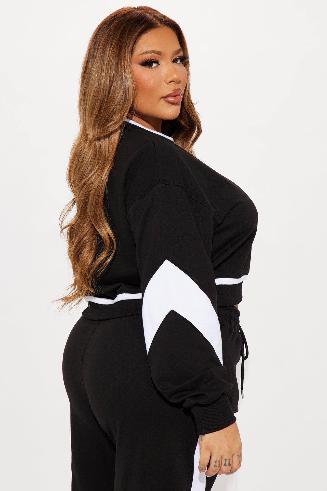 Sporty And Flirty Cropped Sweatshirt - Black/White Product Image