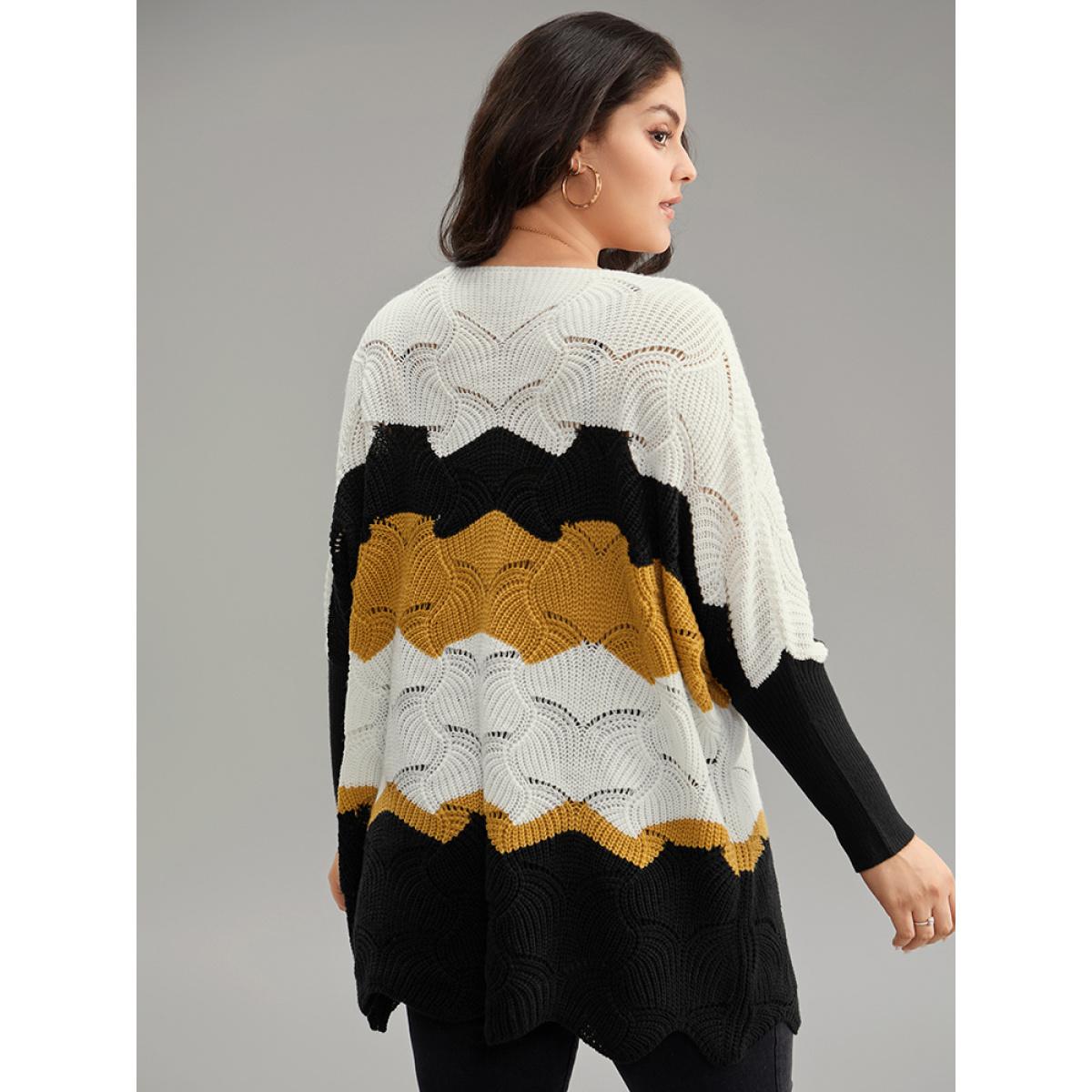 Plus Size Contrast Cut Out Batwing Sleeve Pullover Multicolor Women Casual Loose Long Sleeve V-neck Everyday Pullovers BloomChic 26/4X Product Image