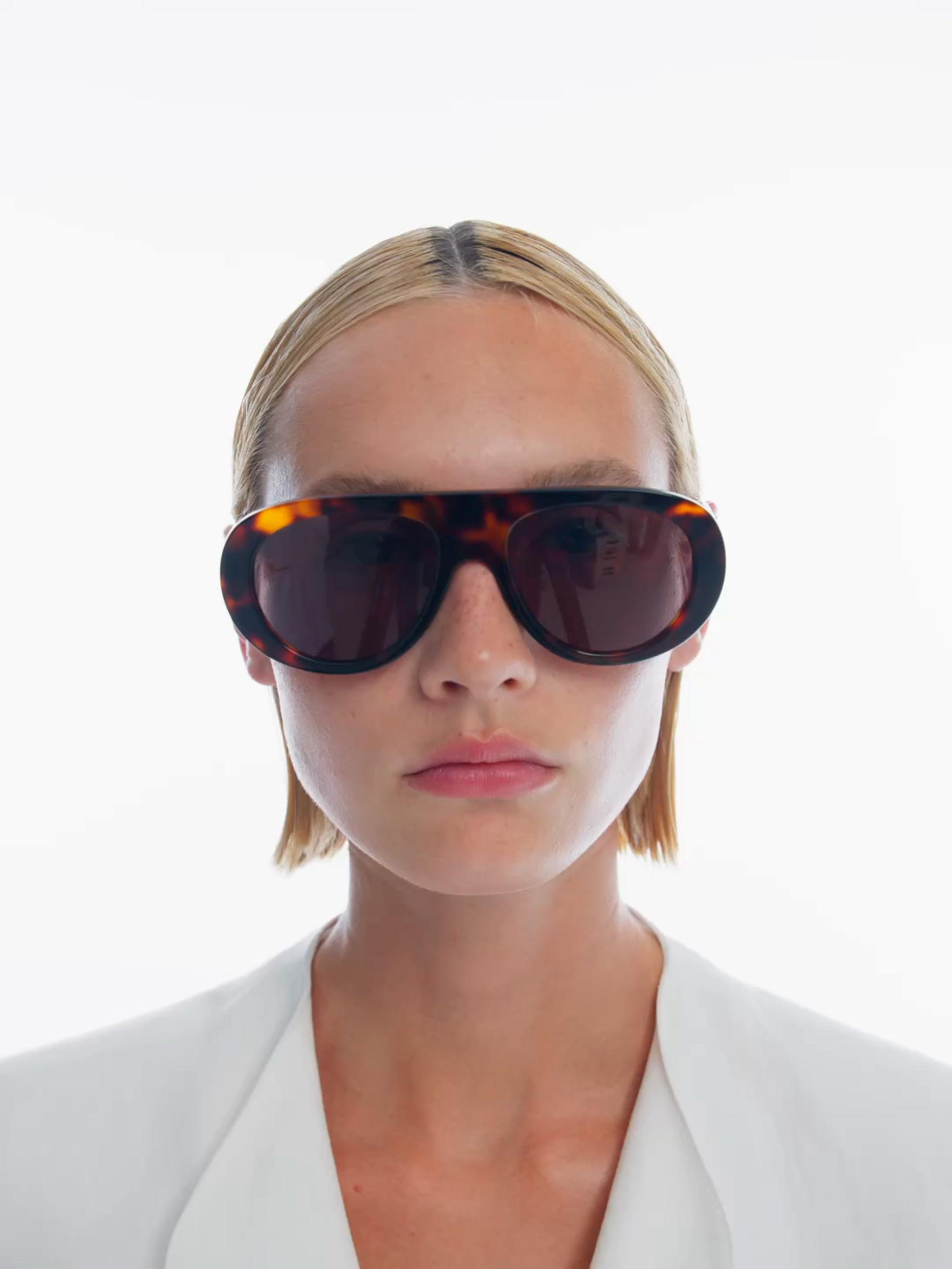 Oval sunglasses Product Image