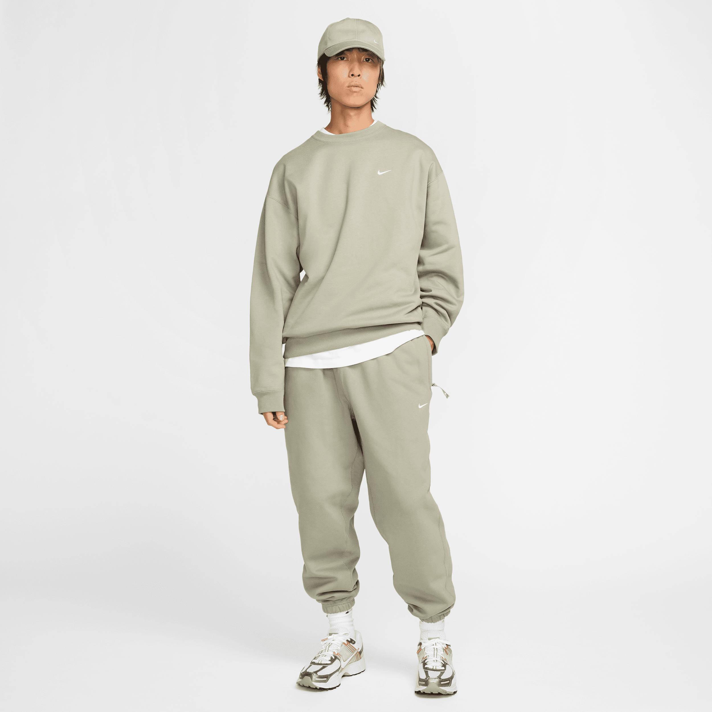 Nike Men's Solo Swoosh Fleece Crew Product Image
