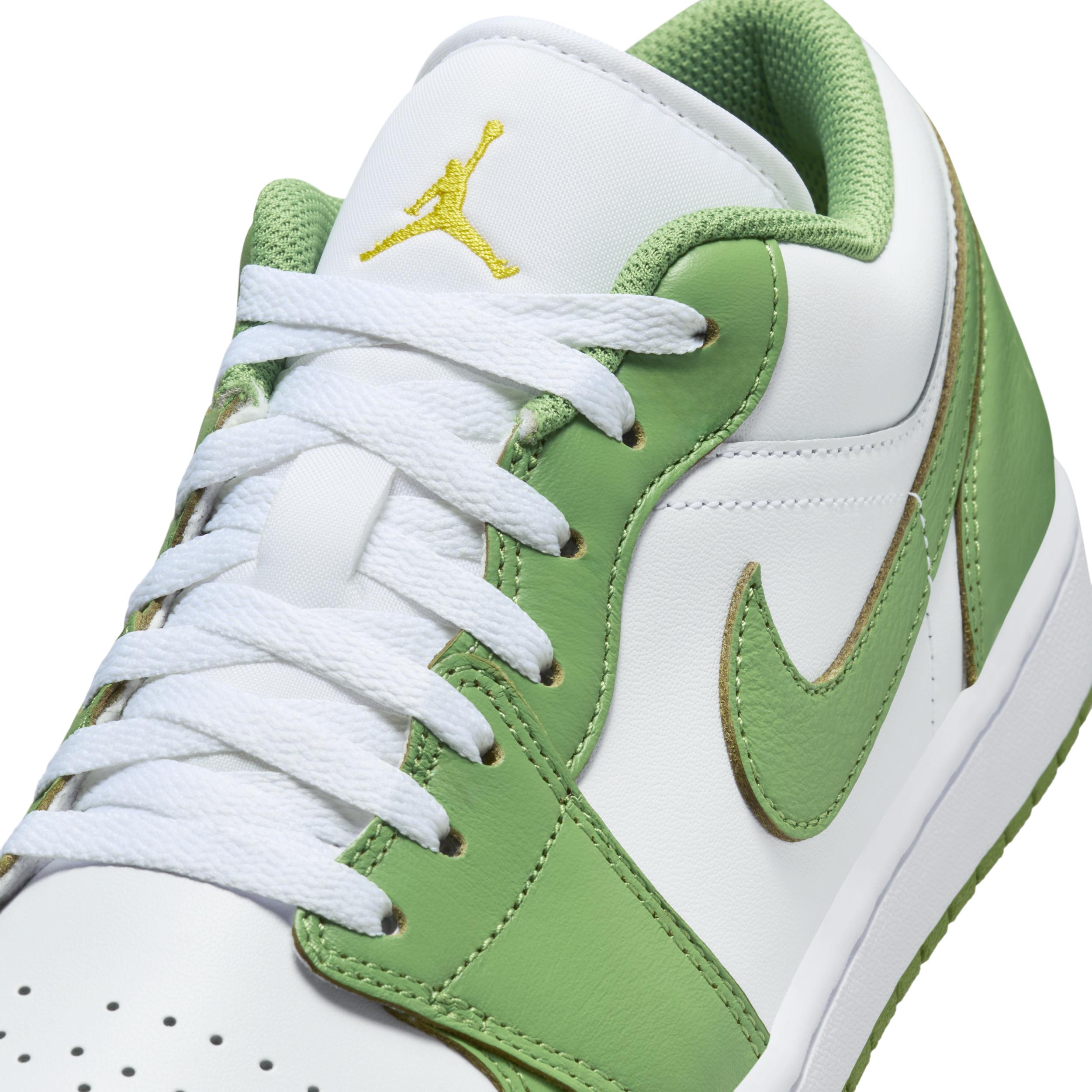 Air Jordan 1 Low SE Men's Shoes Product Image