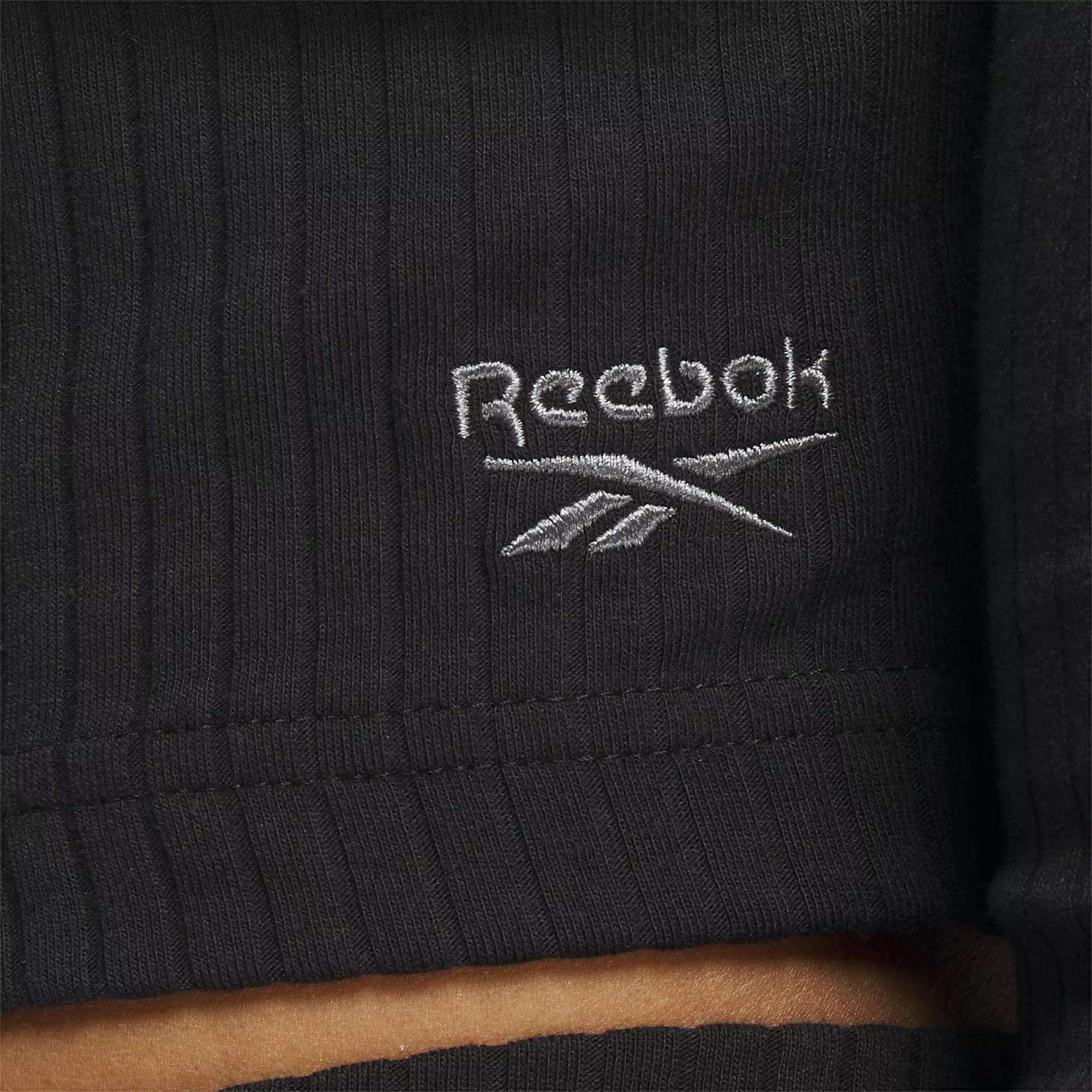 Women's Classics Wardrobe Essentials Long Sleeve T-Shirt Female Product Image