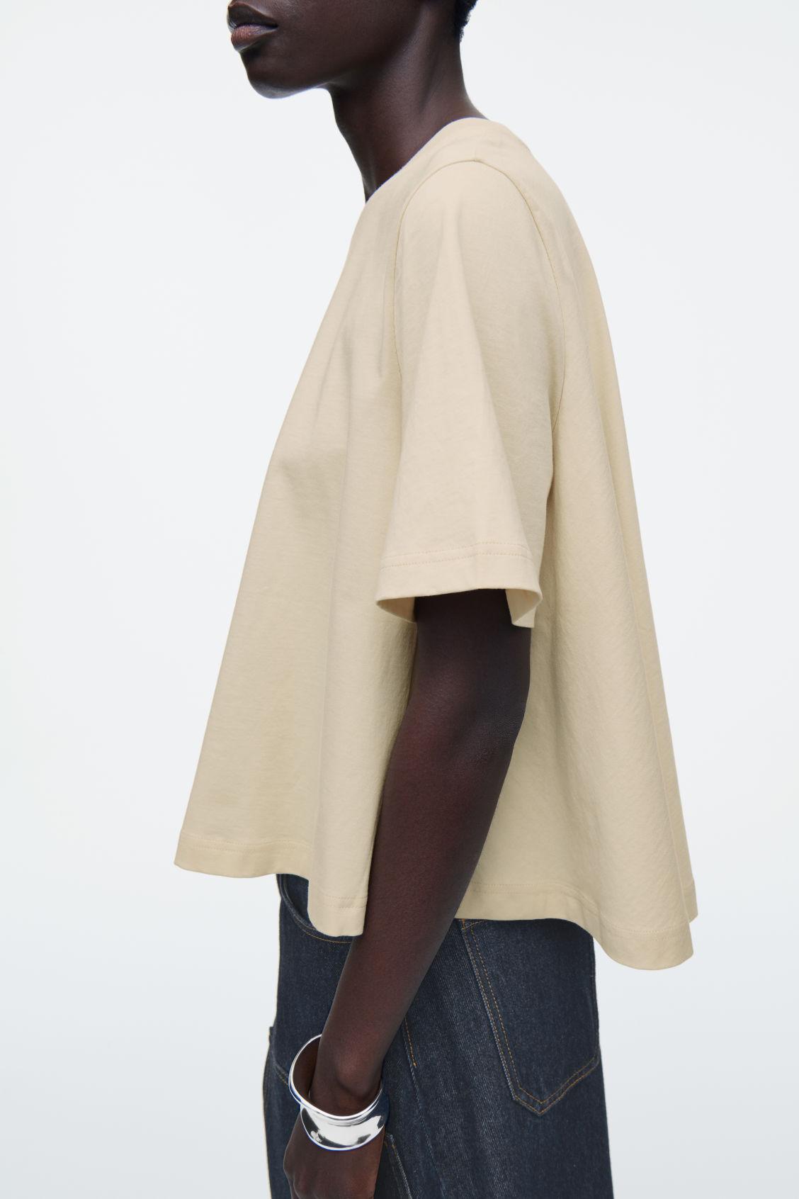 RELAXED TRAPEZE T-SHIRT Product Image