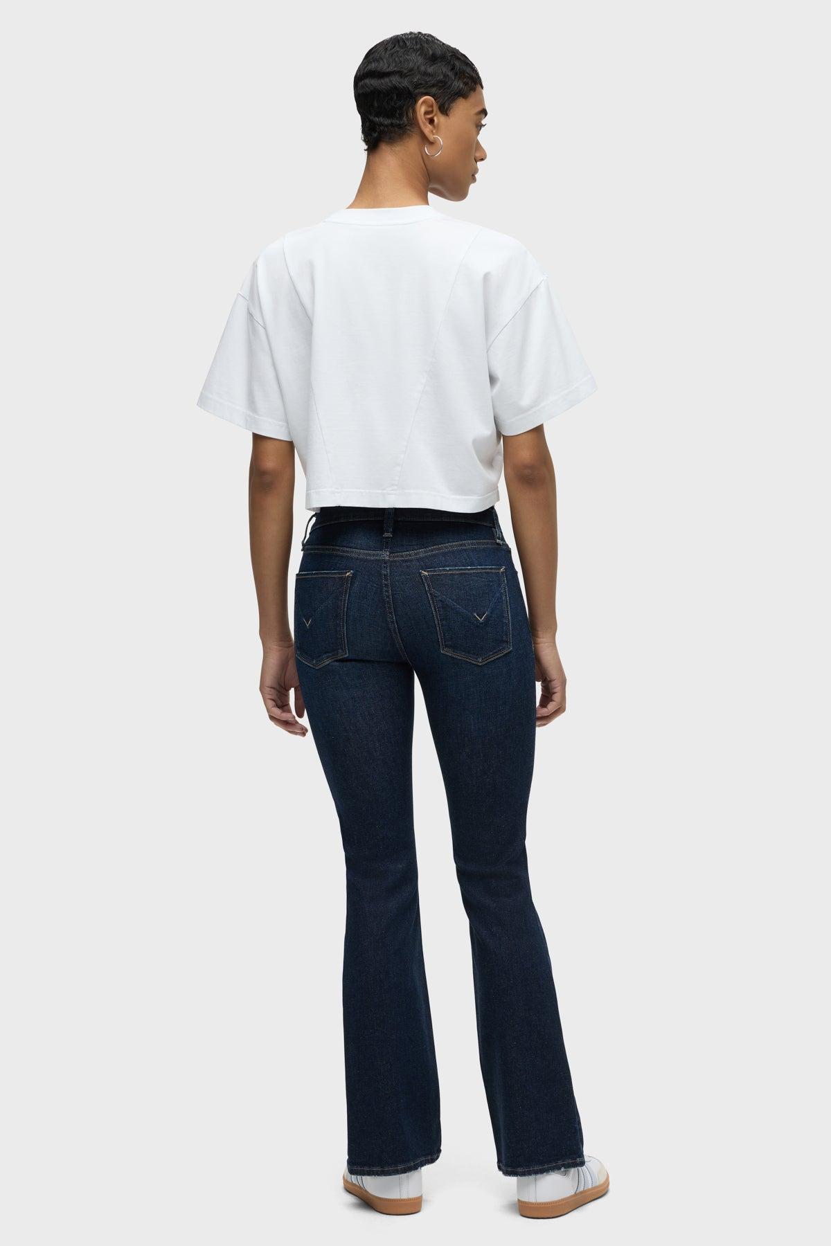 Short Sleeve Forward Seam Tee Female Product Image