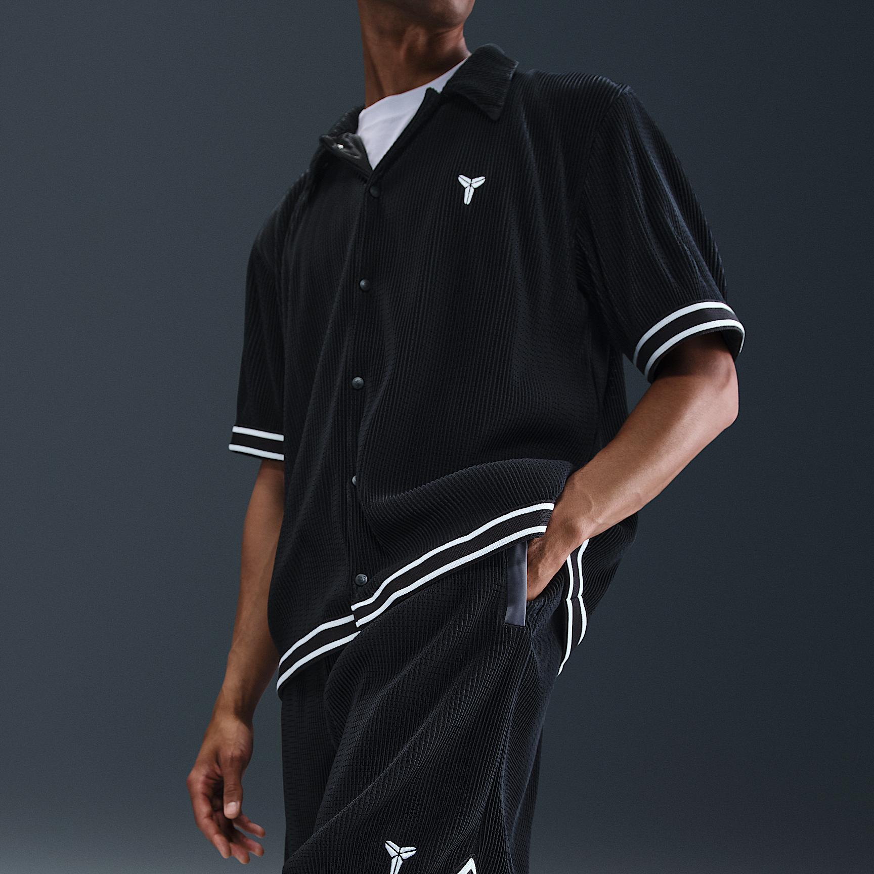 Nike Men's Kobe Pleated Basketball Shorts Product Image