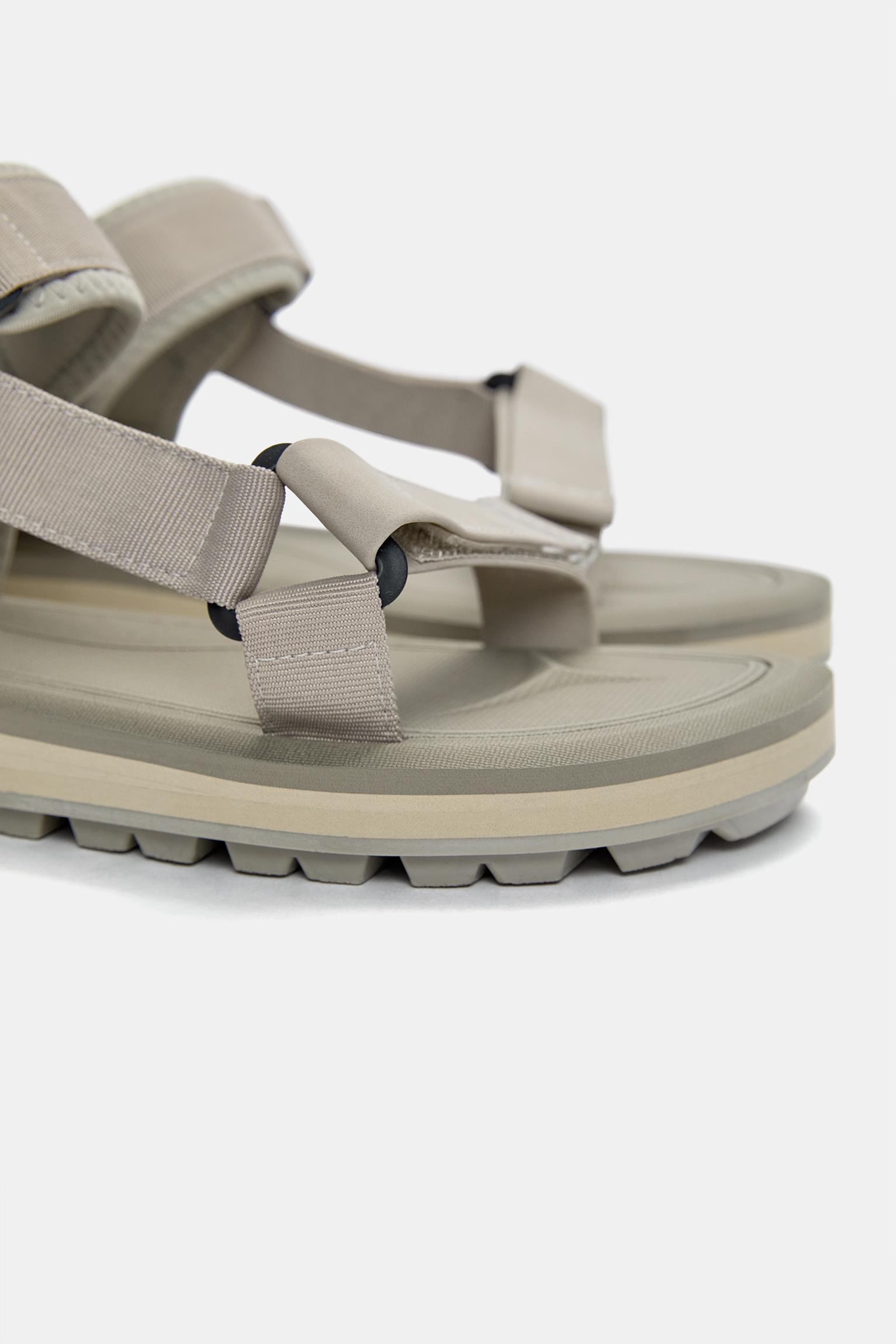 Strappy sandals Product Image