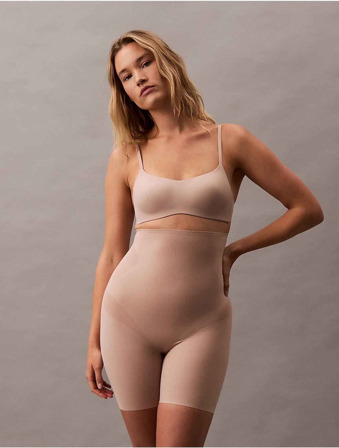 Calvin Klein Womens Stay-Put Stretch Short Product Image