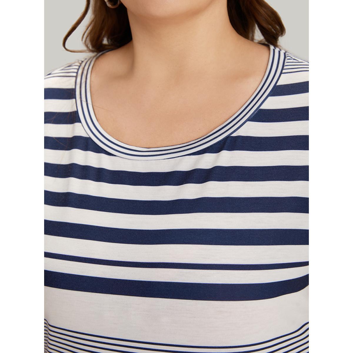 Plus Size Striped Print Dolman Sleeve Split Hem Pocket Dress Blue Women Casual Pocket Round Neck Short sleeve Curvy Midi Dress BloomChic 30/6X Product Image