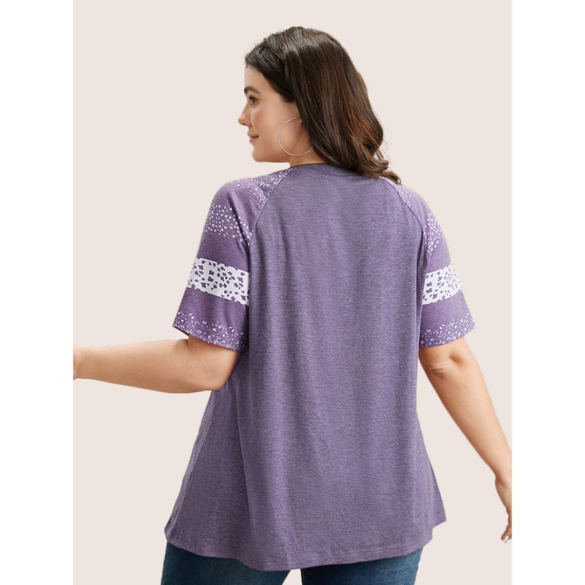 Plus Size Ditsy Floral Colorblock Contrast Raglan Sleeve T-shirt Mauve Women Leisure Contrast Ditsy Floral V-neck Casual T-shirts BloomChic 28/5X Product Image