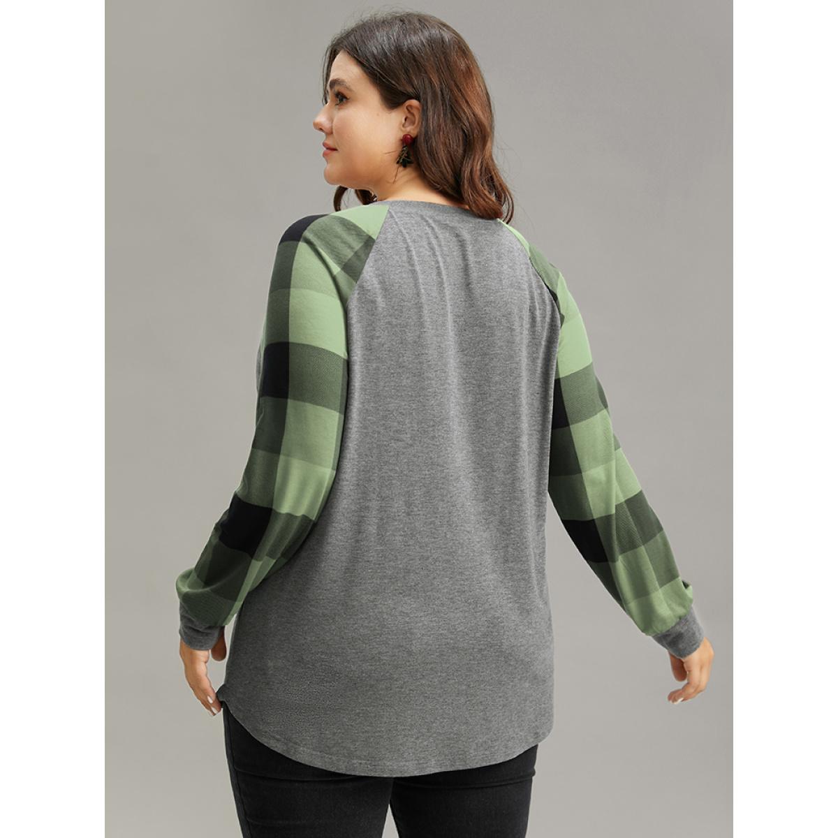 Plus Size Christmas Sequin Plaid Patchwork T-shirt Green Women Casual Sequin Christmas Festival-Christmas T-shirts BloomChic 28/5X Product Image