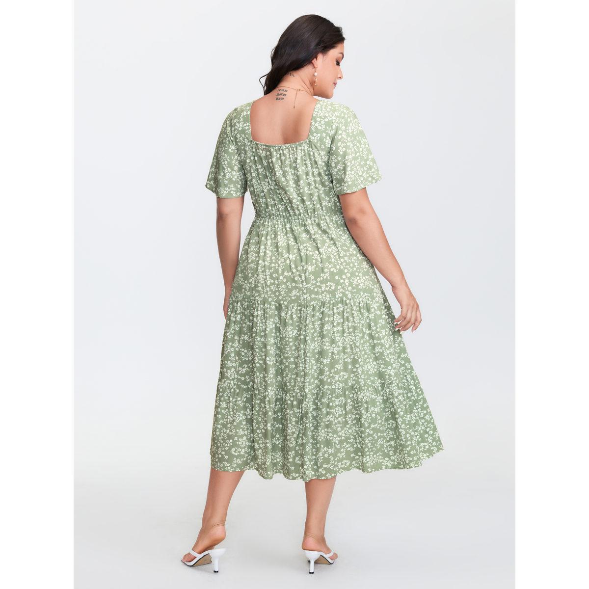 Plus Size Ditsy Floral Sweetheart Drawstring Pocket Tiered Dress Sage Women Timeless Non V-neck Short sleeve Curvy Midi Dress BloomChic 14-16/1X Product Image