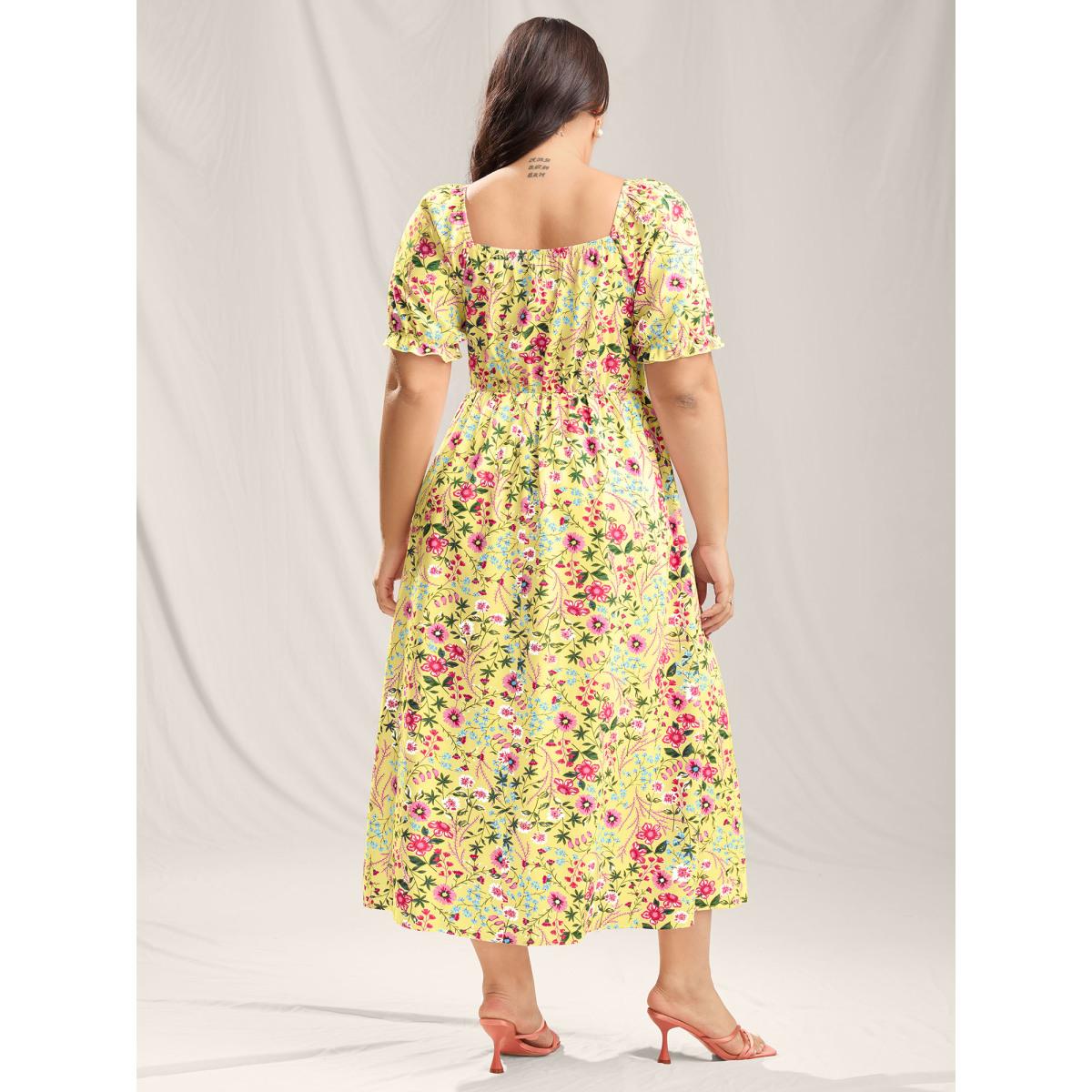 Plus Size Shirred Floral Print Pockets Maxi Dress LightBlue Women Timeless Square Neck Short sleeve Curvy BloomChic 28/5X Product Image