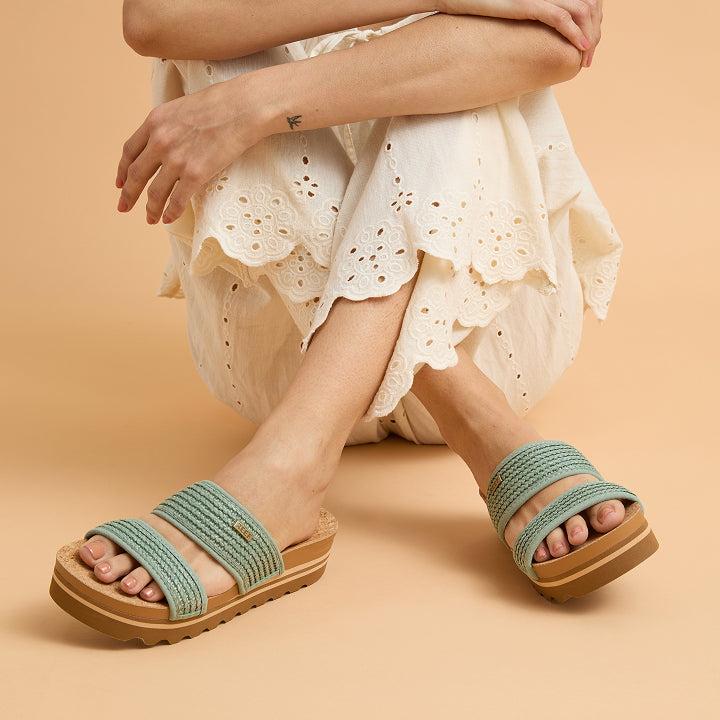 Cushion Vista Hi Female Product Image