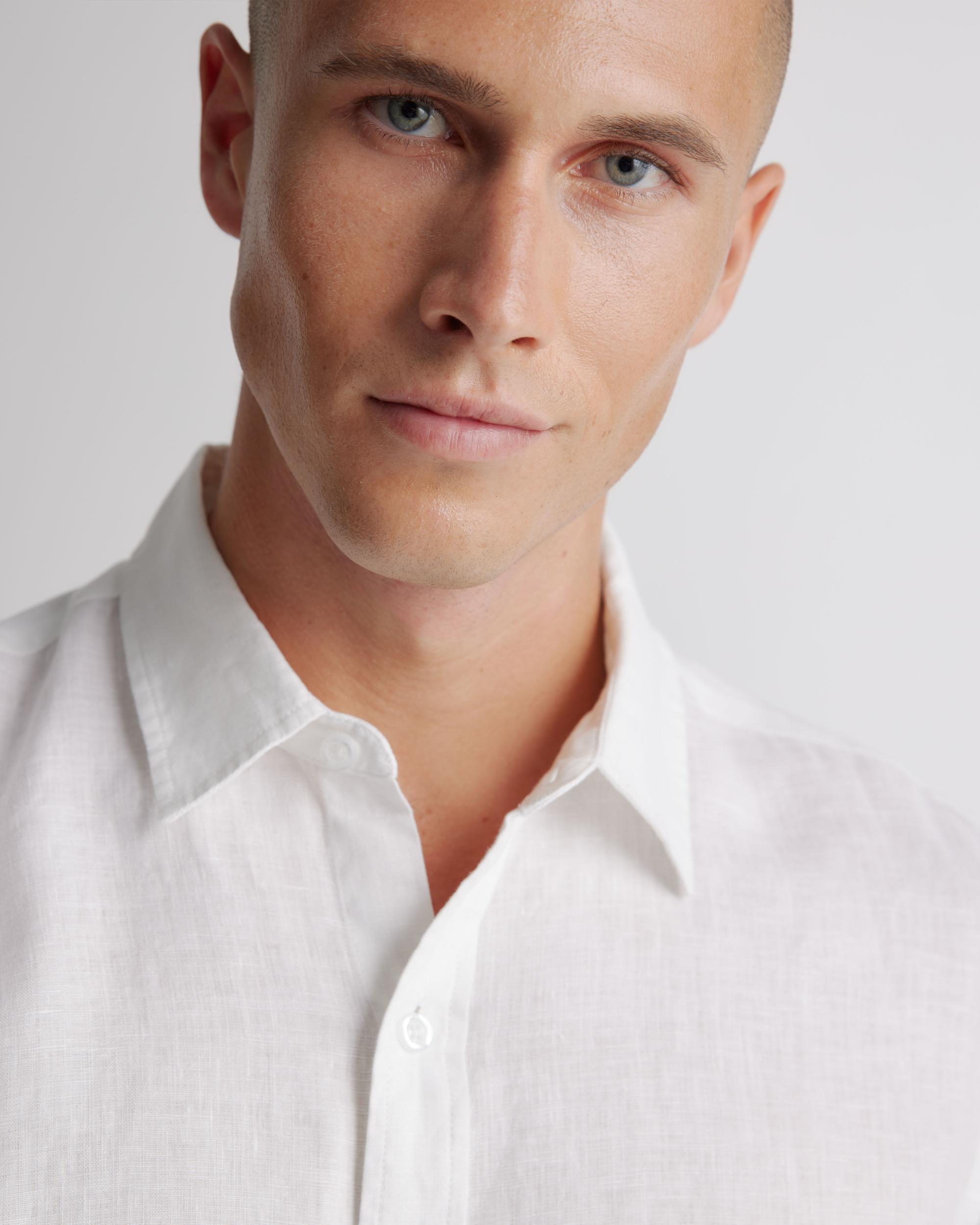 Quince | Men's 100% European Linen Relaxed Long Sleeve Shirt Product Image