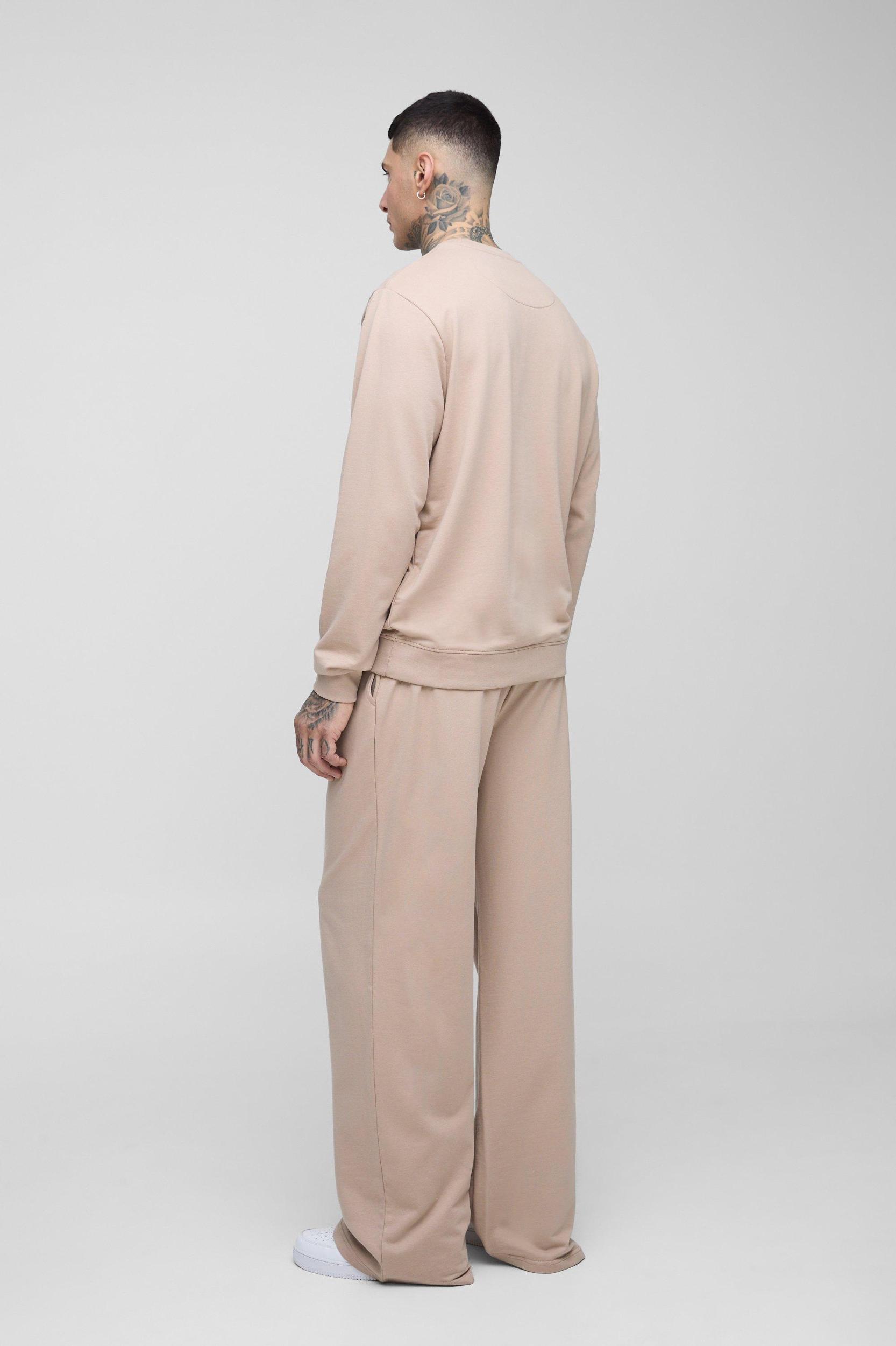 Tall Lightweight Wide Fit Basic Sweatpants | boohooMAN USA Product Image