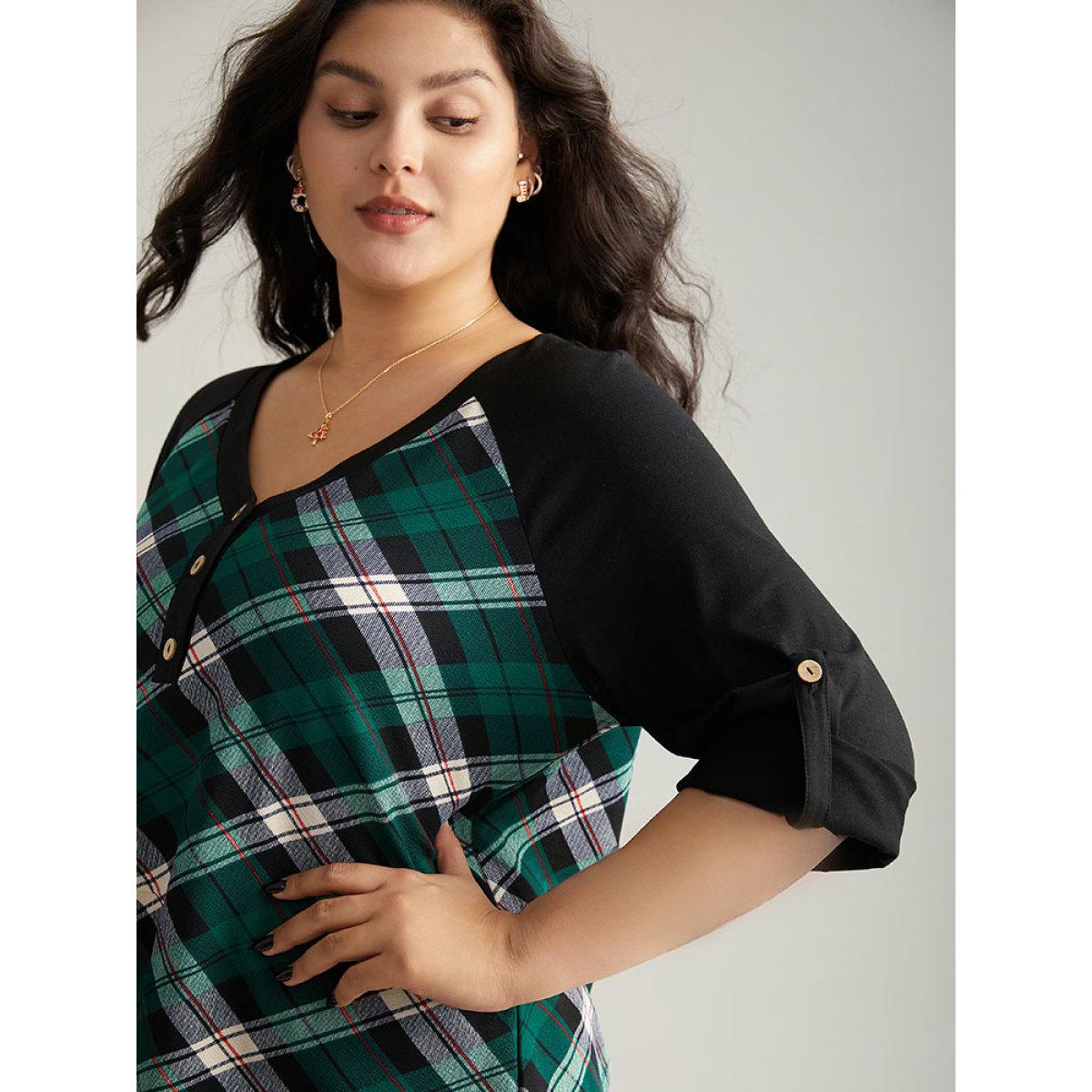 Plus Size Plaid Contrast Roll Raglan Sleeve T-shirt Green Women Casual Contrast Plaid V-neck Festival-Christmas T-shirts BloomChic 22-24/3X Product Image