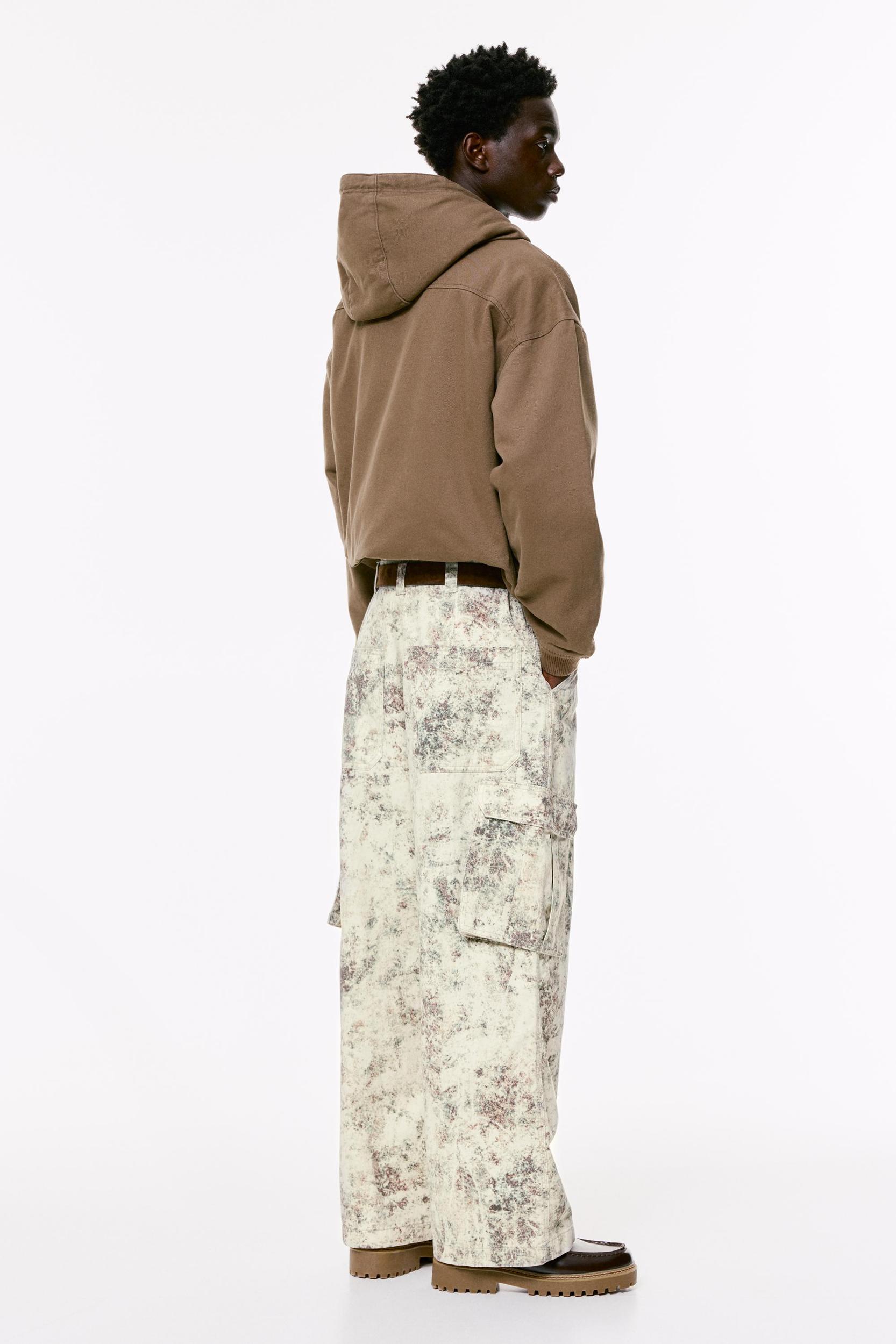 Baggy cargo trousers Product Image