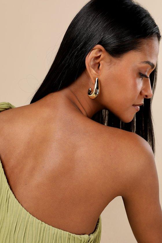 Devina Gold Chunky Hoop Earrings Product Image