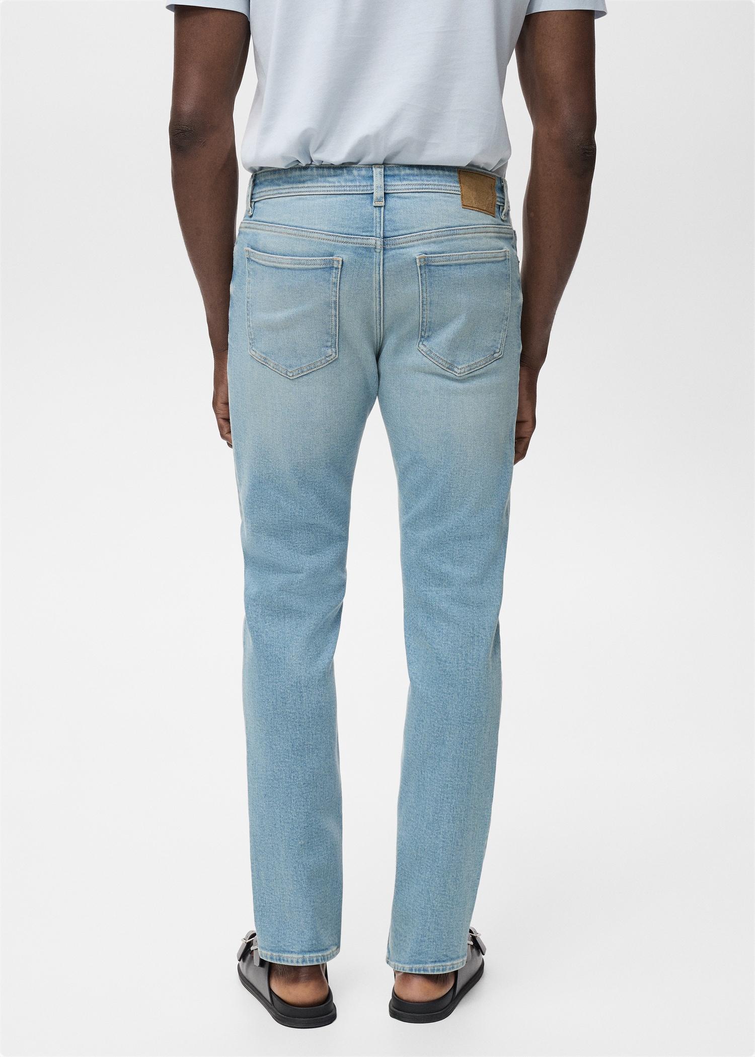 Jan slim-fit jeans with frayed effect - Men | MANGO USA Product Image