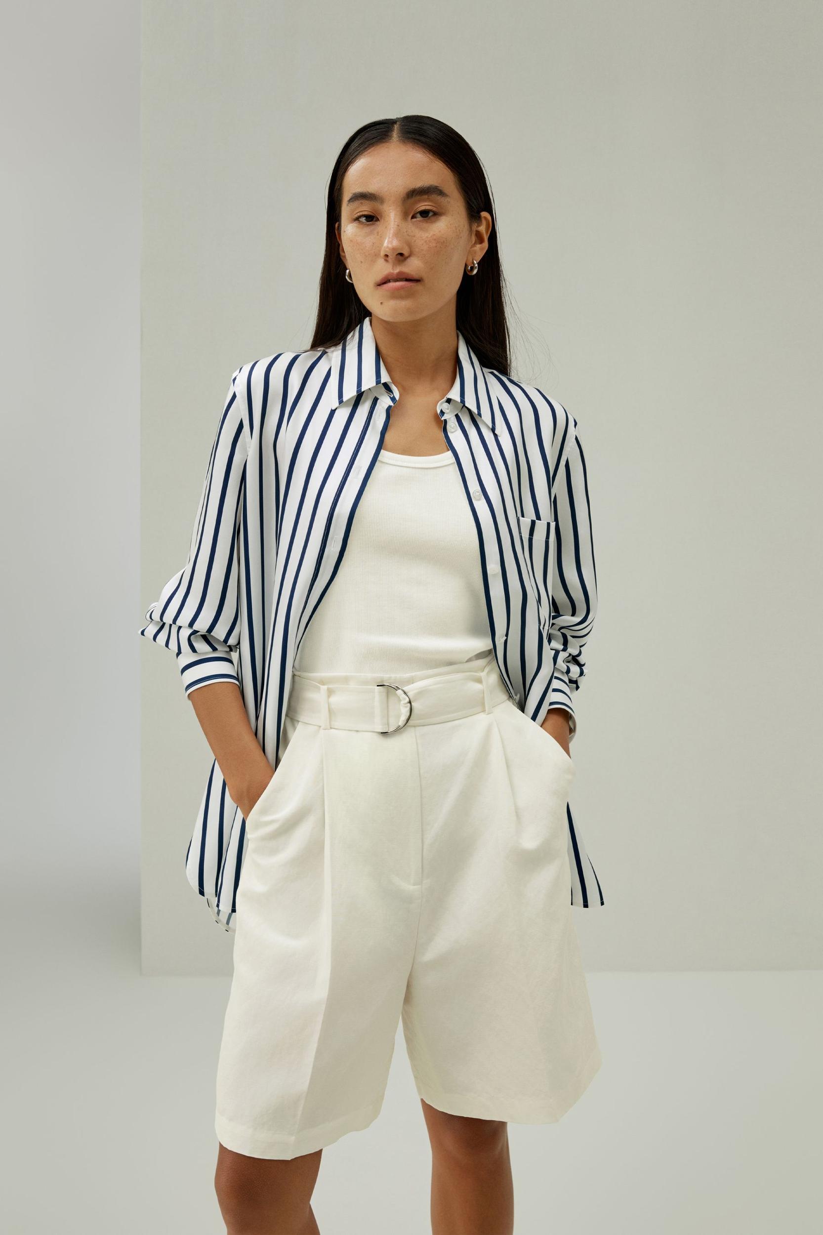 Chic Silk-Linen Blend Bermuda Shorts Product Image