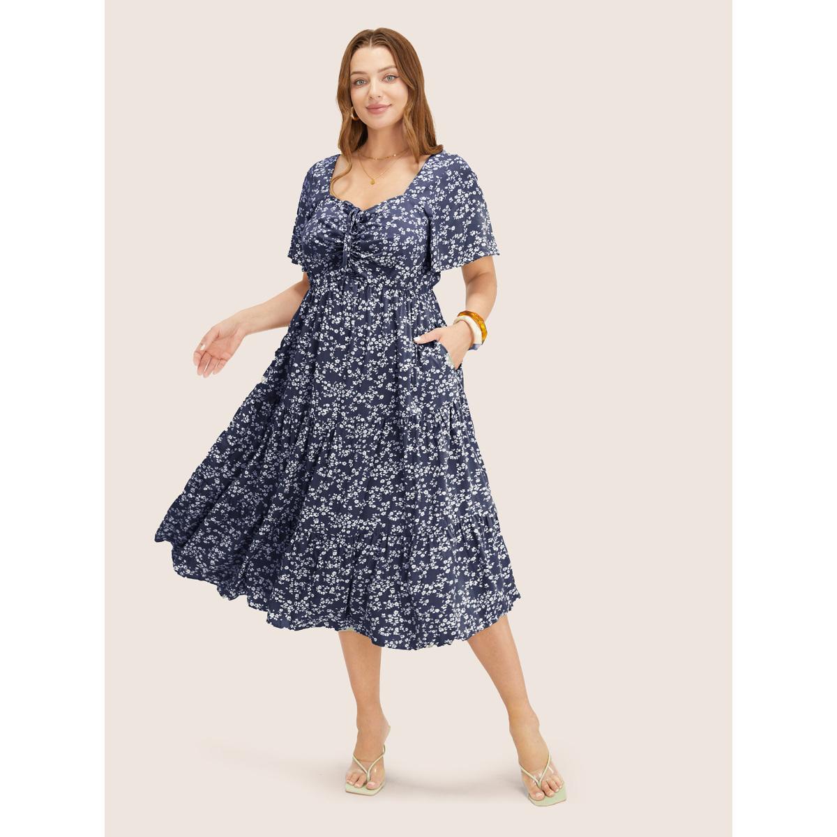 Plus Size Ditsy Floral Sweetheart Drawstring Pocket Tiered Dress Indigo Women Timeless Non V-neck Short sleeve Curvy Midi Dress BloomChic 28/5X Product Image